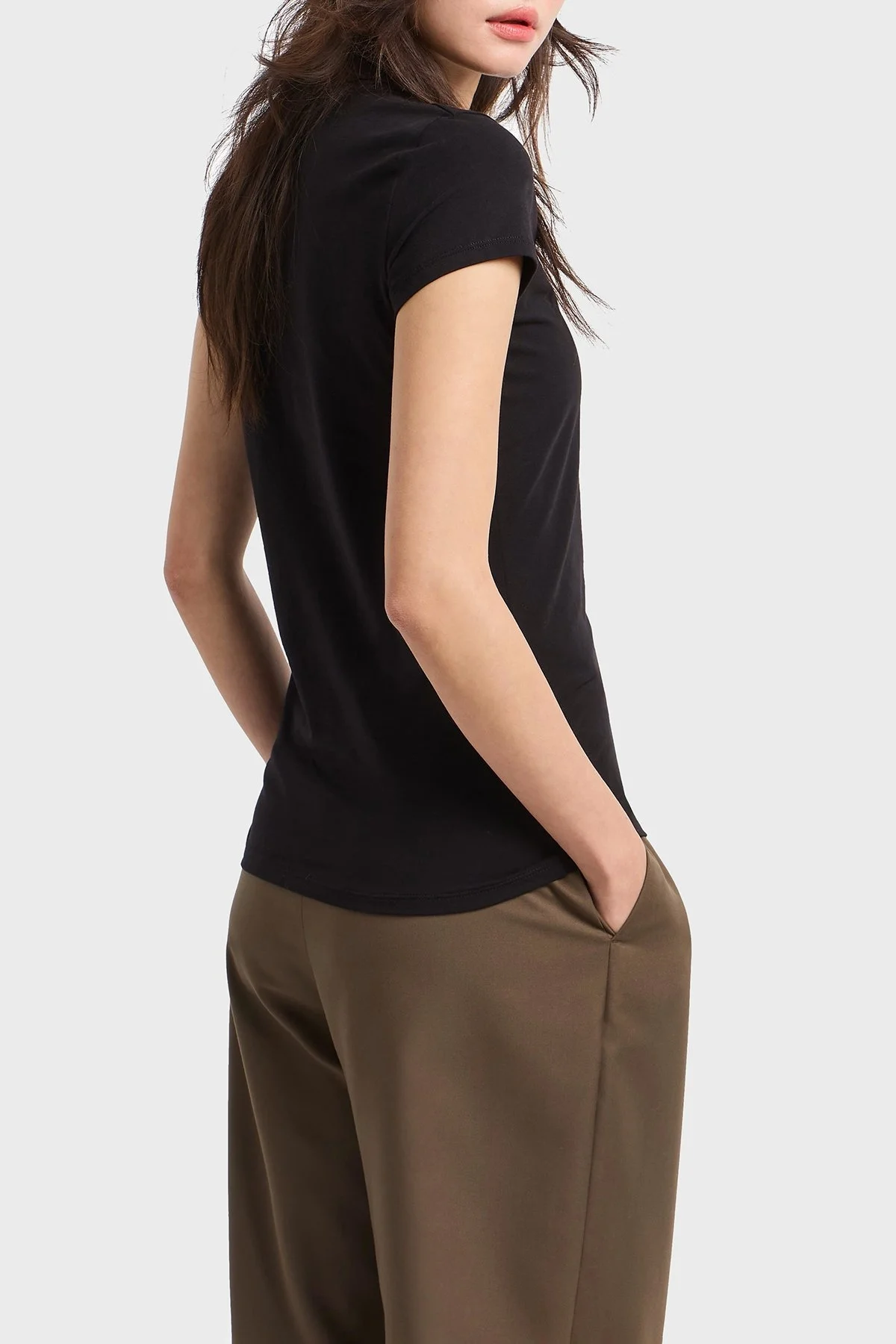 Armani Exchage % 100 Pamuk Slim Fit V Yaka Logolu Bayan T Shirt XW000105 AF11929 UC001 SİYAH - 3