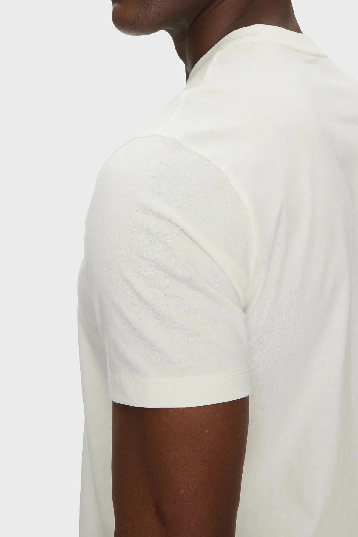 Armani Exchage Kabartmalı Logo Baskılı Pamuklu Regular Fit Bisiklet Yaka Erkek T Shirt XM000545 AF10361 U0009 BEYAZ - 10