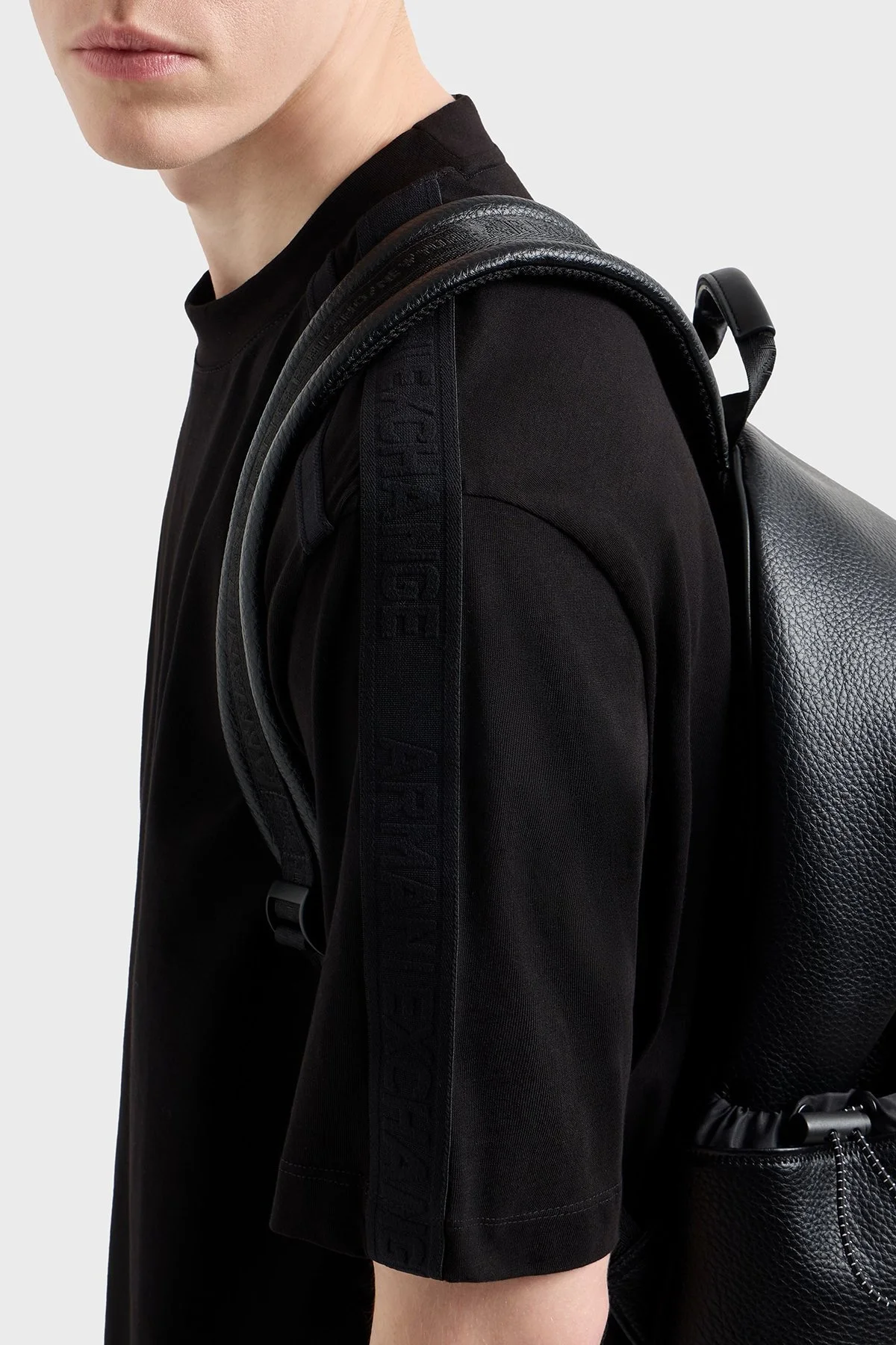 Armani Exchage Logolu % 100 Pamuk Regular Fit Bisiklet Yaka Erkek T Shirt XM000322 AF10361 UC001 SİYAH - 9