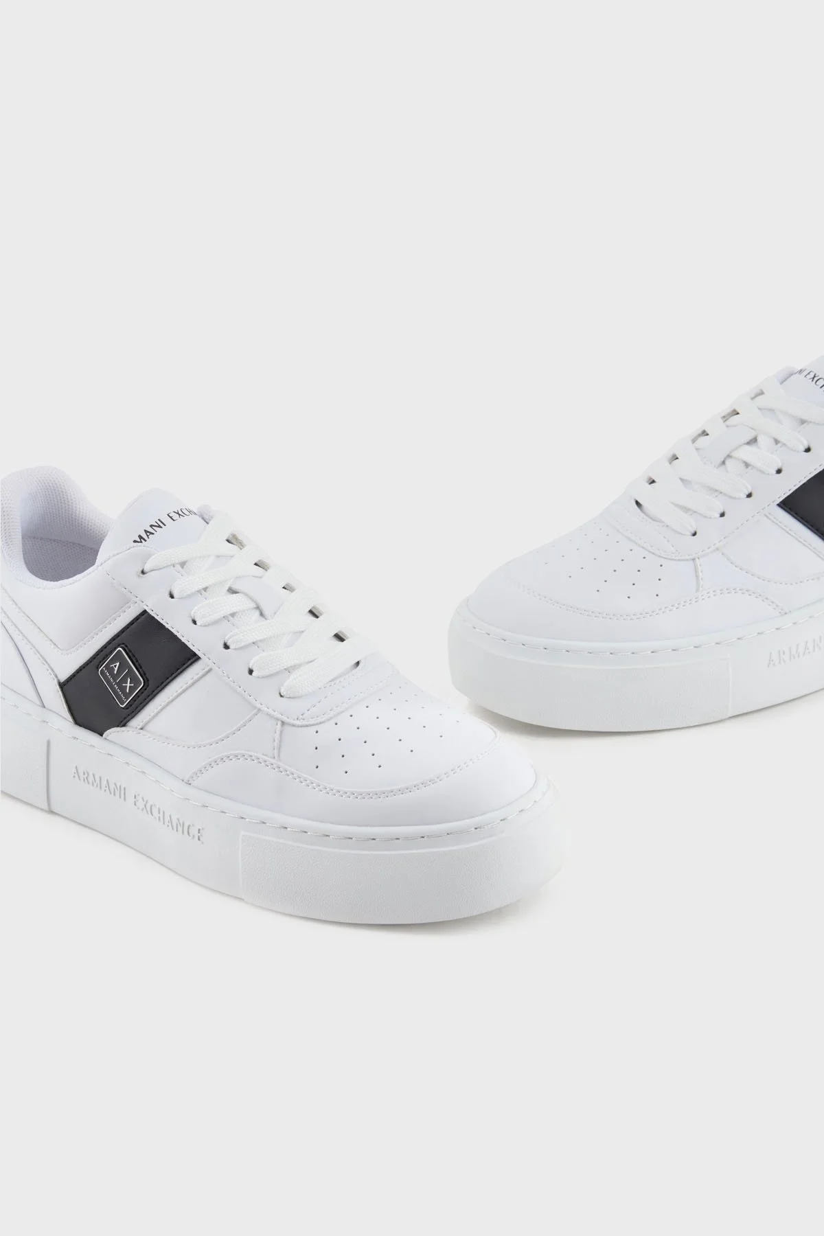 Armani Exchage Logolu Şerit Detaylı Kalın Taban Sneaker Bayan Ayakkabı XDX176 XV917 K488 BEYAZ-SİYAH - 10