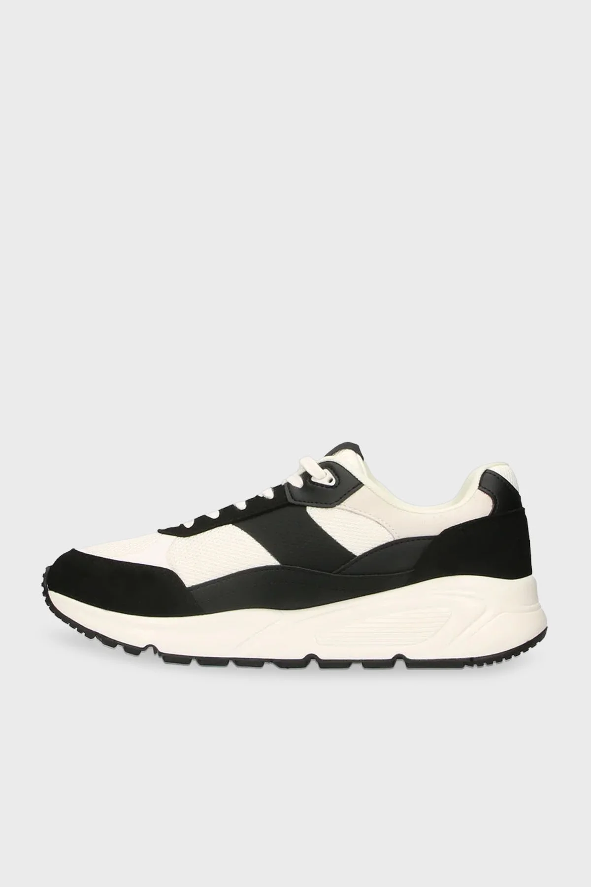 Armani Exchage Logolu Süet Detaylı Kalın Taban Sneaker Erkek Ayakkabı XUX265 XV957 N814 SİYAH-BEYAZ - 8