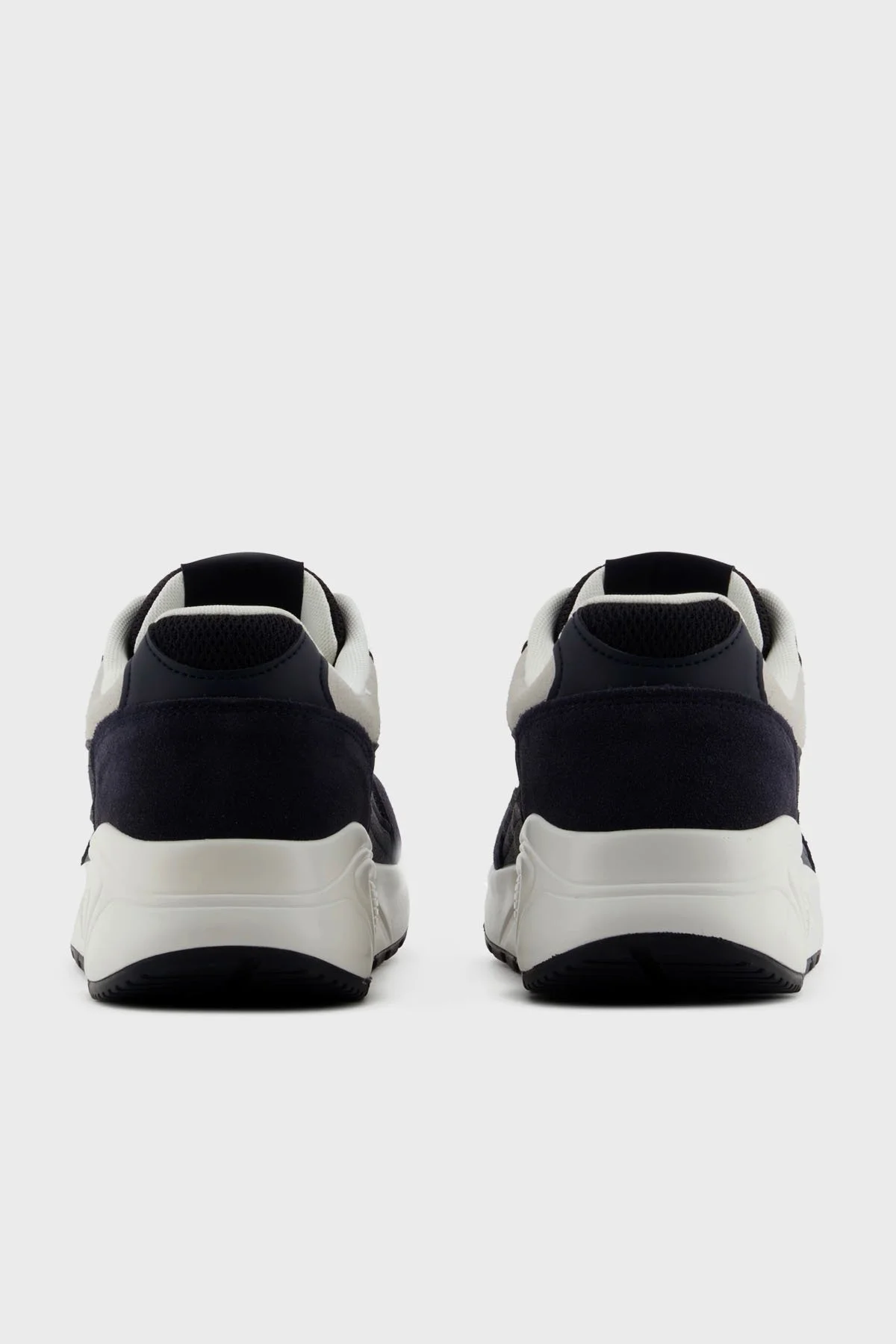 Armani Exchage Logolu Süet Detaylı Kalın Taban Sneaker Erkek Ayakkabı XUX265 XV957 N814 SİYAH-BEYAZ - 11