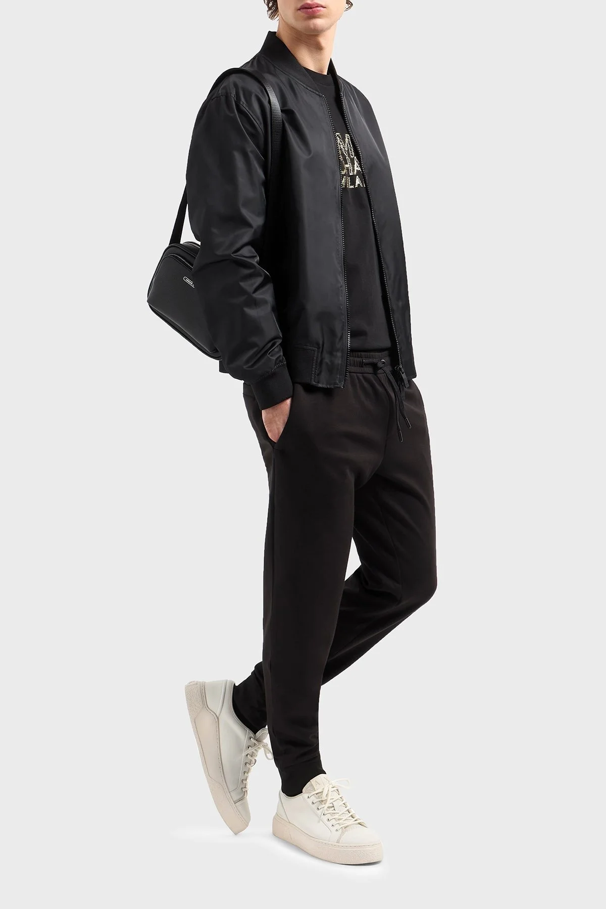 Armani Exchage Taşlı % 100 Pamuk Regular Fit Bisiklet Yaka Erkek T Shirt XM000326 AF10364 UC001 SİYAH - 7