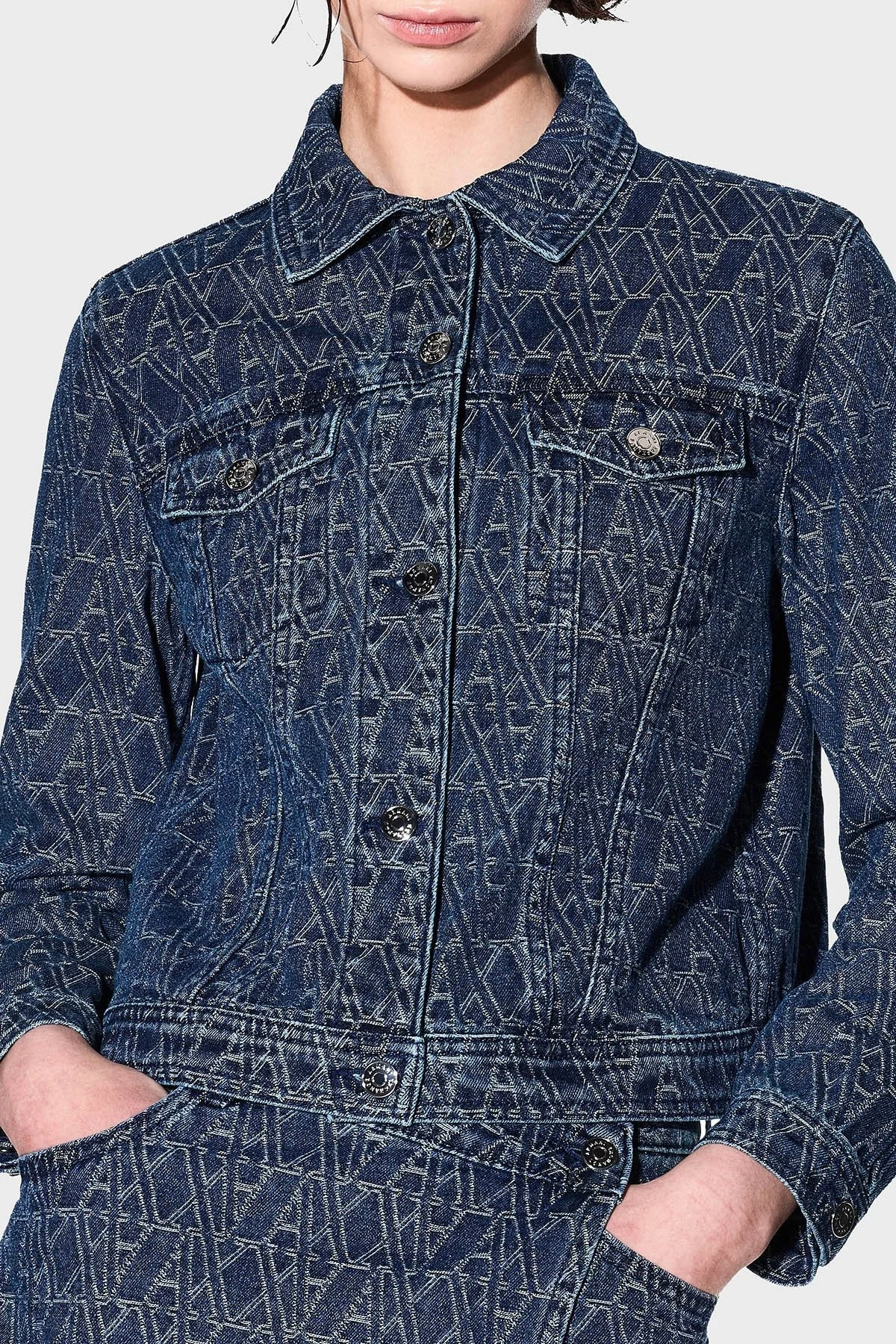 Armani Exchance % 100 Pamuk Tamamı Jakarlı Regular Fit Bayan Kot Ceket XW000556 AF12844 FB055 LACİVERT - 11