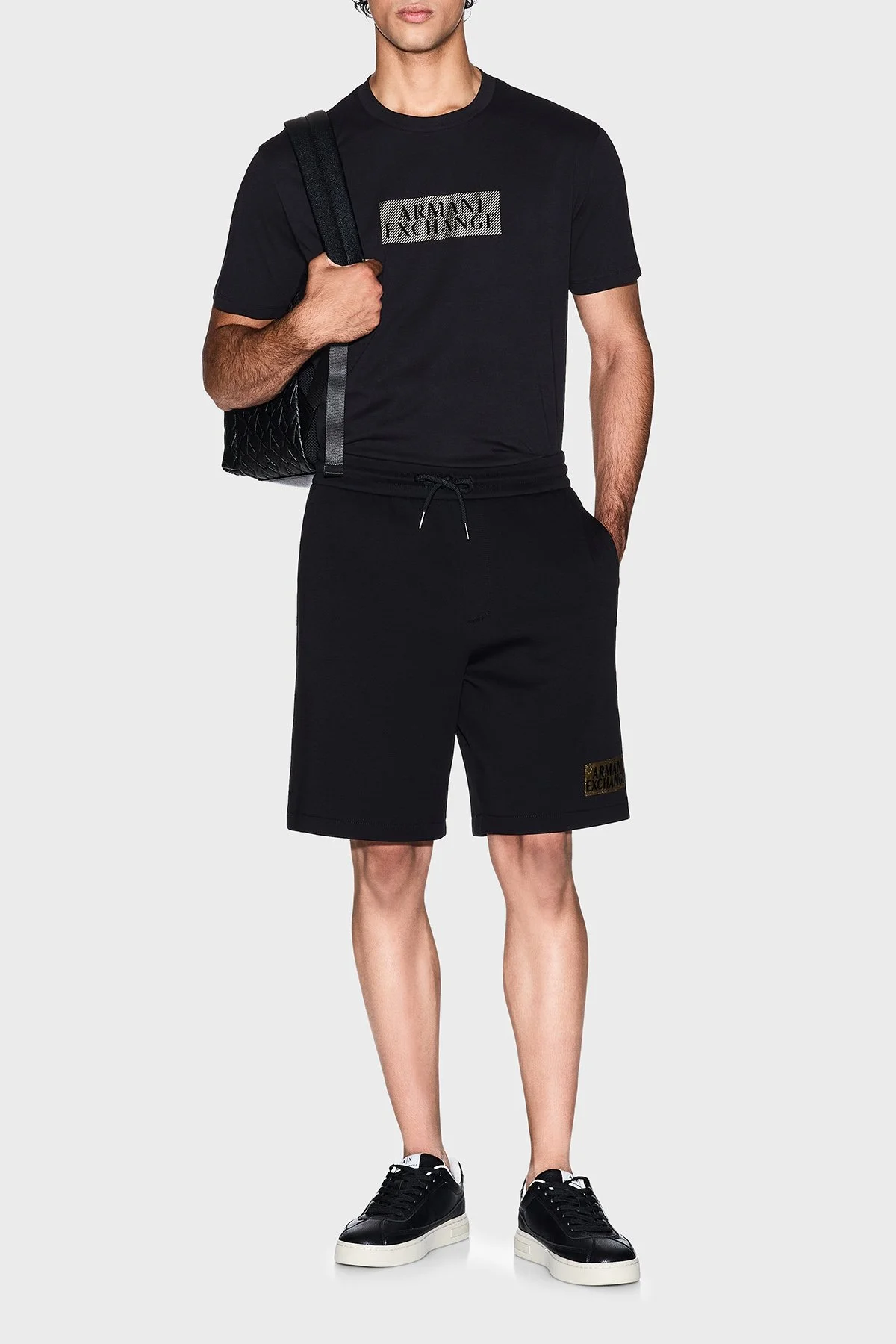 Armani Exchange % 100 Pamuk Regular Fit Bisiklet Yaka Logolu Erkek T Shirt XM001911 AF10356 MC237 SİYAH-GOLD - 2