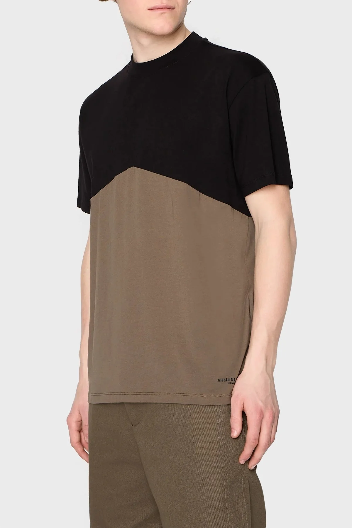 Armani Exchange % 100 Pamuk Regular Fit Renk Bloklu Erkek T Shirt 6RZMLC ZJ9JZ 22CF SİYAH-KAHVE - 1