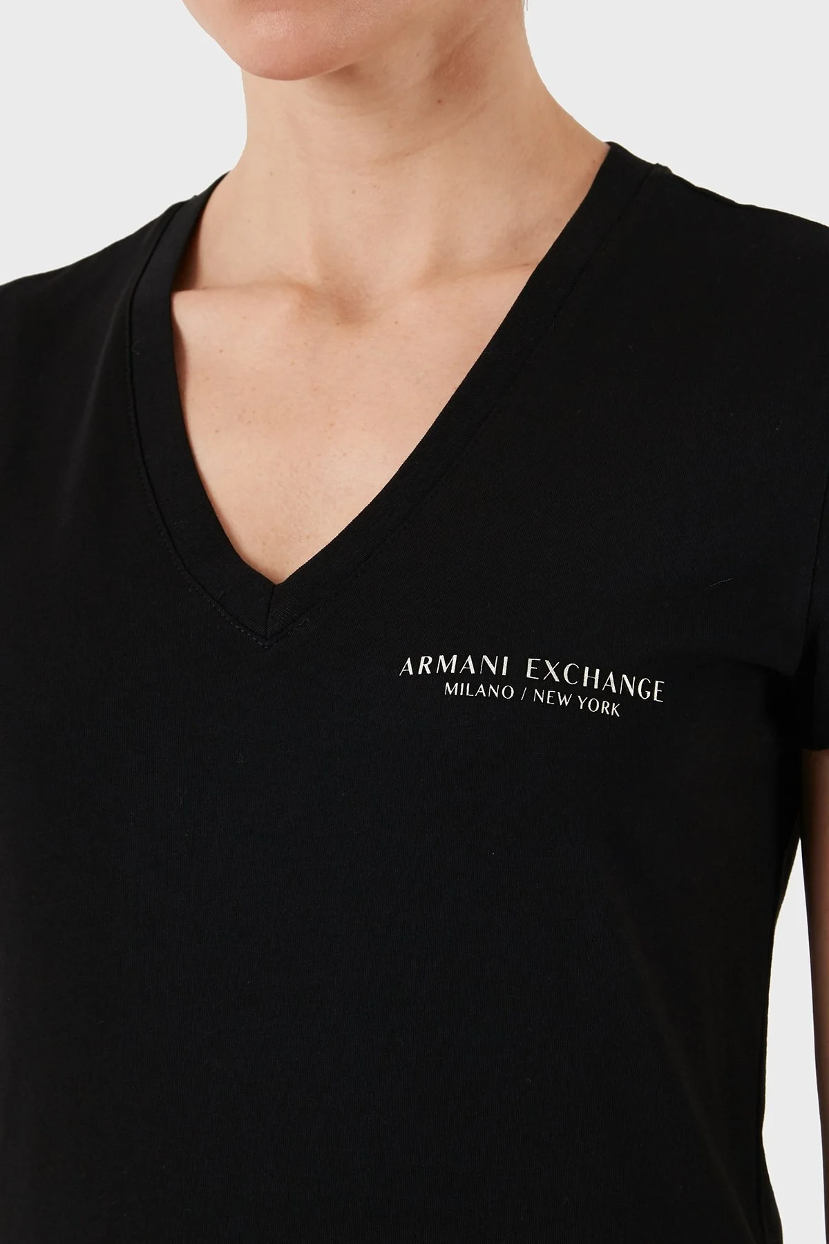Armani Exchange % 100 Pamuk Regular Fit V Yaka Bayan T Shirt 8NYT81 YJG3Z 52AK SİYAH-GOLD - 5