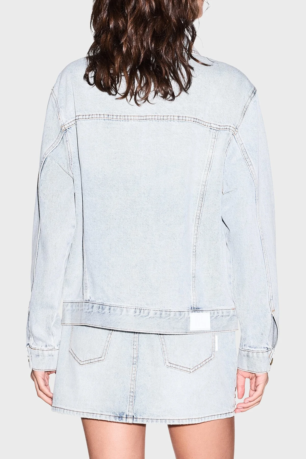 Armani Exchange %100 Pamuk Regular Fit Zımba Detaylı Kadın Ceket XW002526 AF25775 MB003 Açık mavi - 3