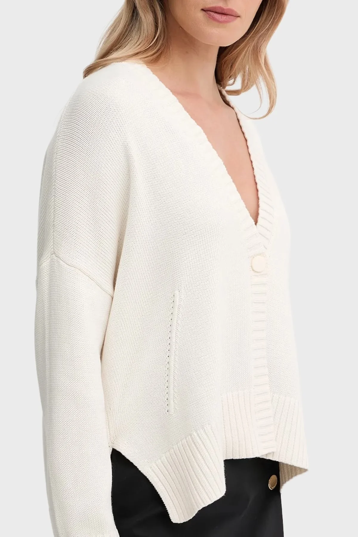 Armani Exchange % 100 Pamuk Relaxed Fit V Yaka Asimetrik Bayan Hırka XW001304 AF16552 U1003 EKRU - 4