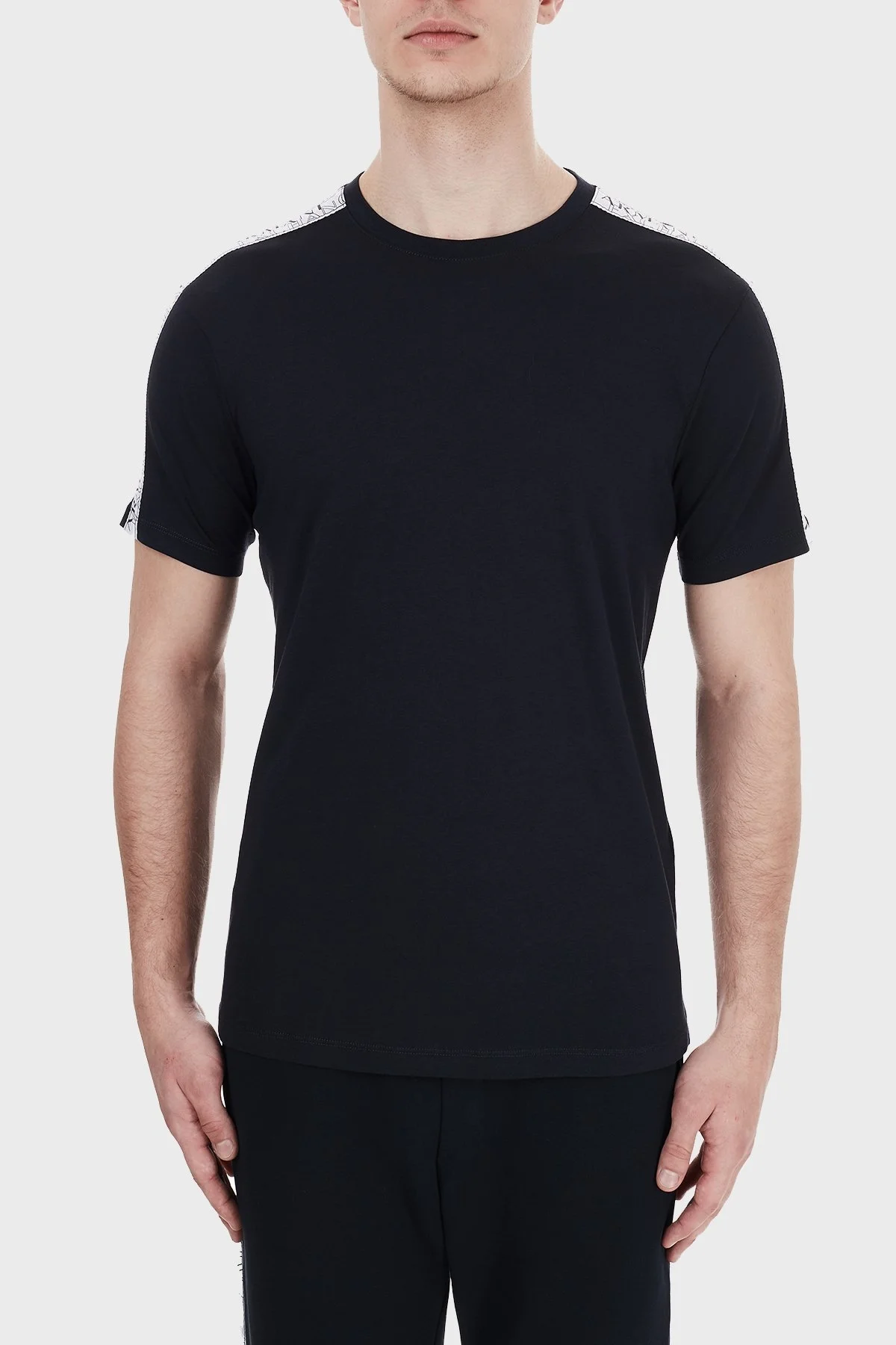 Armani Exchange % 100 Pamuklu Bisiklet Yaka T-shirt Erkek T Shirt 6HZMFM ZJH4Z 1510 LACİVERT - 1