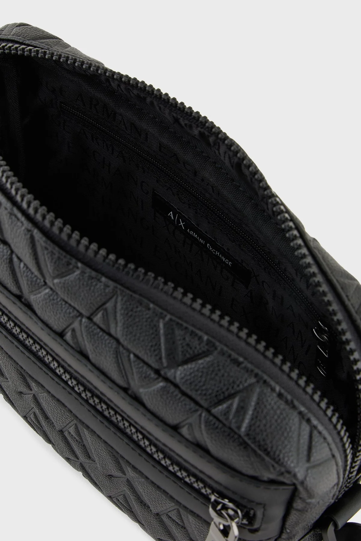 Armani Exchange 4G Kabartmalı Logolu Çıkarılabilir Tutma Saplı Erkek Çanta XM001272 AF12133 UC001 SİYAH - 7