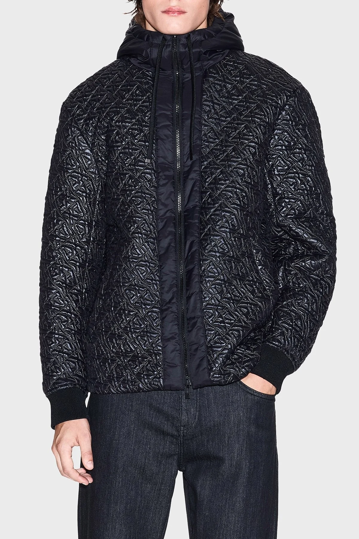 Armani Exchange 4G Kabartmalı Logolu Regular Fit Kapüşonlu Erkek Mont XM001093 AF16589 FC196 SİYAH - 1