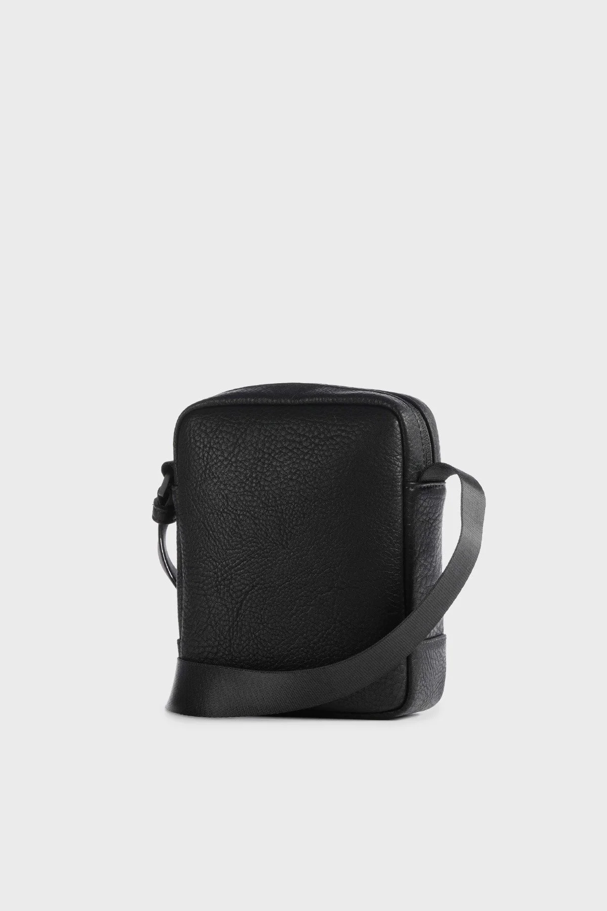 Armani Exchange Ayarlanabilir Askılı Cepli Erkek Çanta 952566 3F867 00020 SİYAH - 2