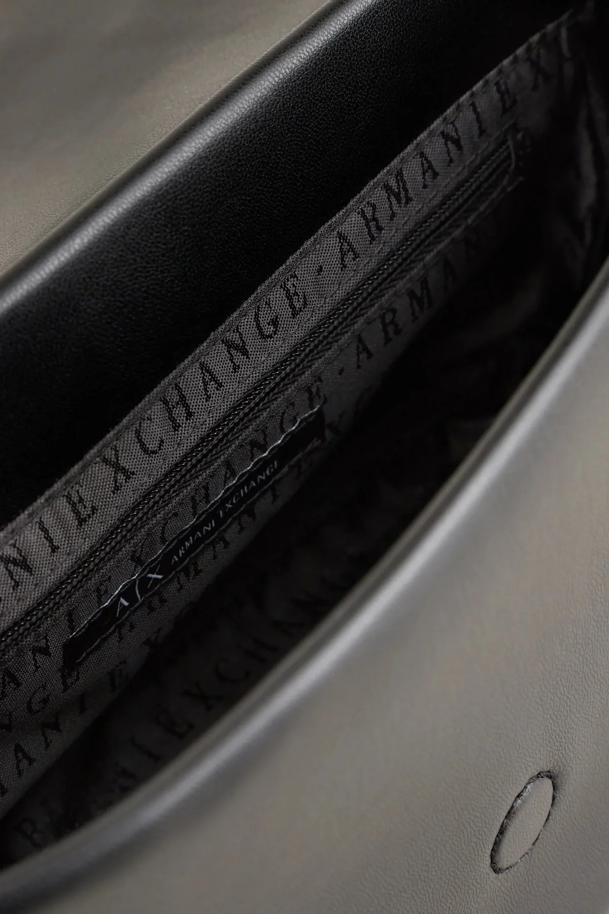 Armani Exchange Ayarlanabilir Omuz Askılı Bayan Çanta 942884 3R784 00020 SİYAH - 6