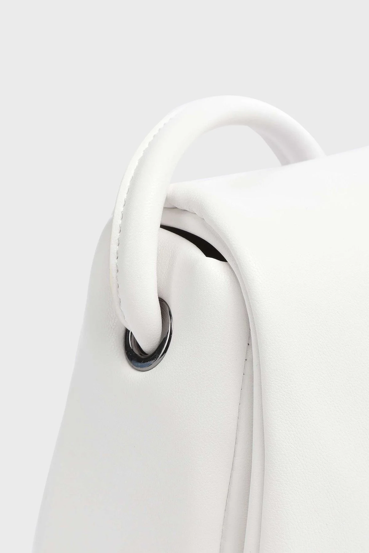 Armani Exchange Ayarlanabilir Omuz Askılı Bayan Çanta 942884 3R784 26410 BEYAZ - 3