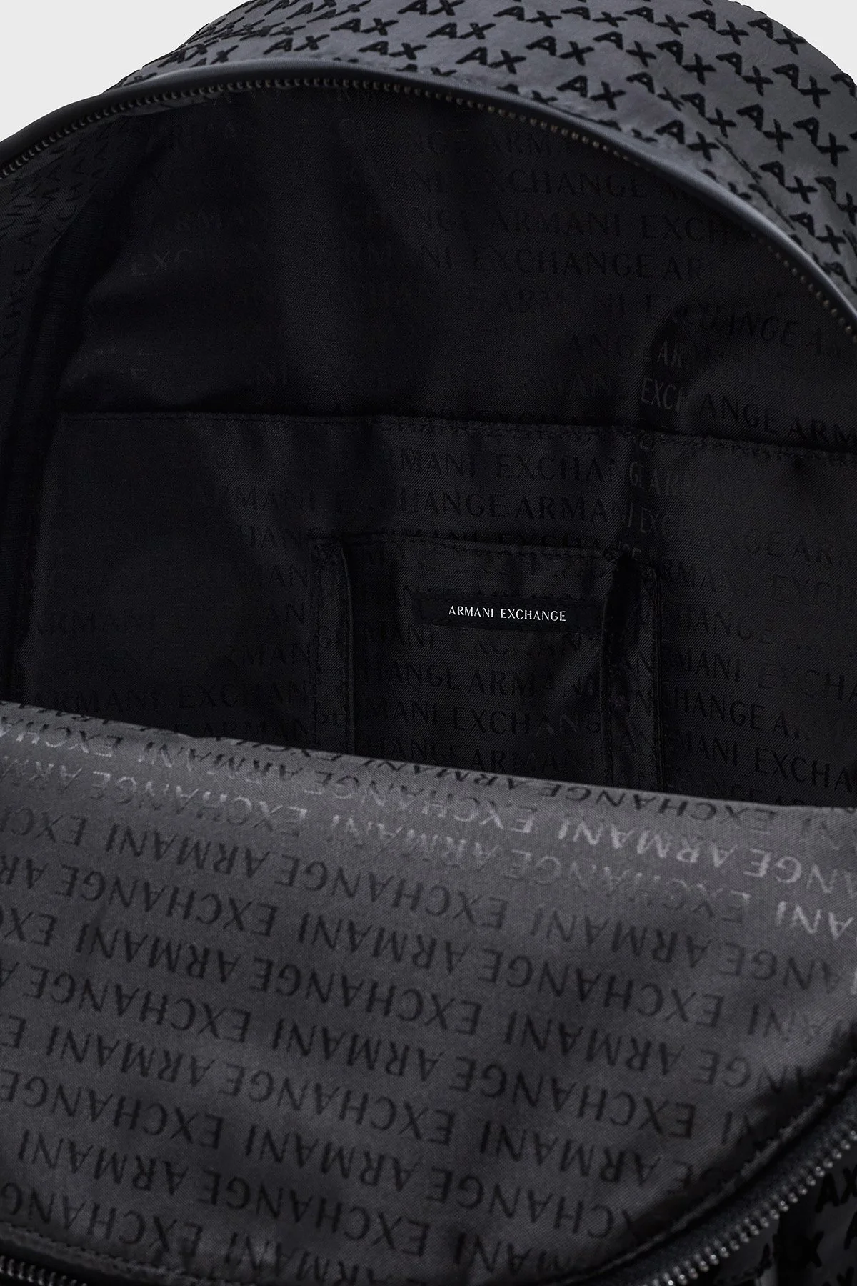 Armani Exchange Ayarlanabilir Omuz Askılı Erkek Sırt Çantası XM003358 AF27209 UC001 Siyah - 7