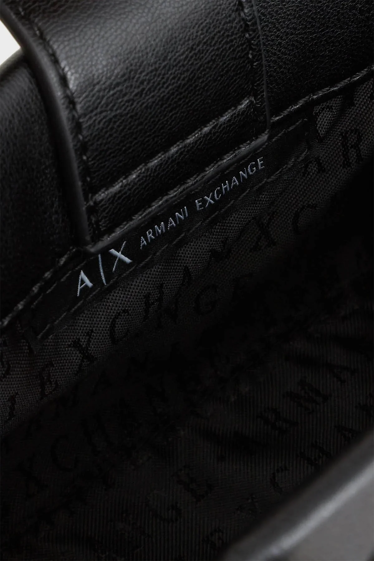 Armani Exchange Ayarlanabilir ve Çıkarılabilir Uzatma Askılı Bayan Çanta 948536 3R784 00020 SİYAH - 4