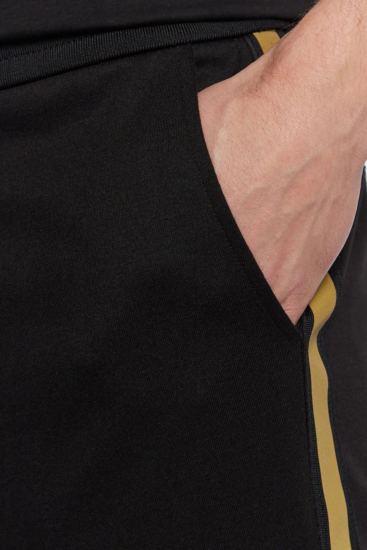 Armani Exchange Belden Bağlamalı Regular Fit Spor Erkek Short 3RZSRA Z9N1Z 1200 SİYAH - 5