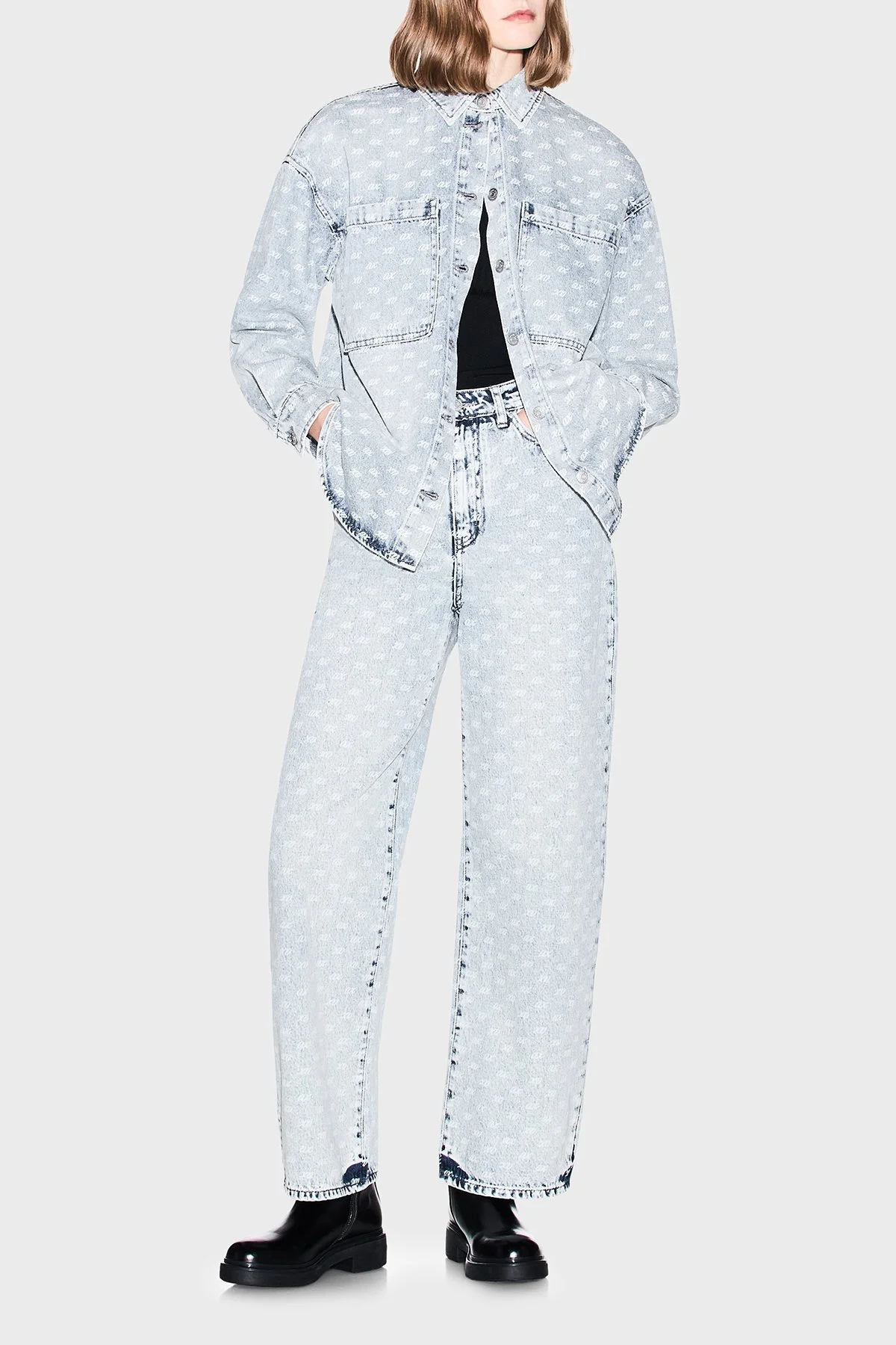 Armani Exchange Bol Kesimli Tamamı Baskılı Yüksek Bel Jeans Kadın Kot Pantolon XW000100 AF25777 FB010 Açık mavi - 2
