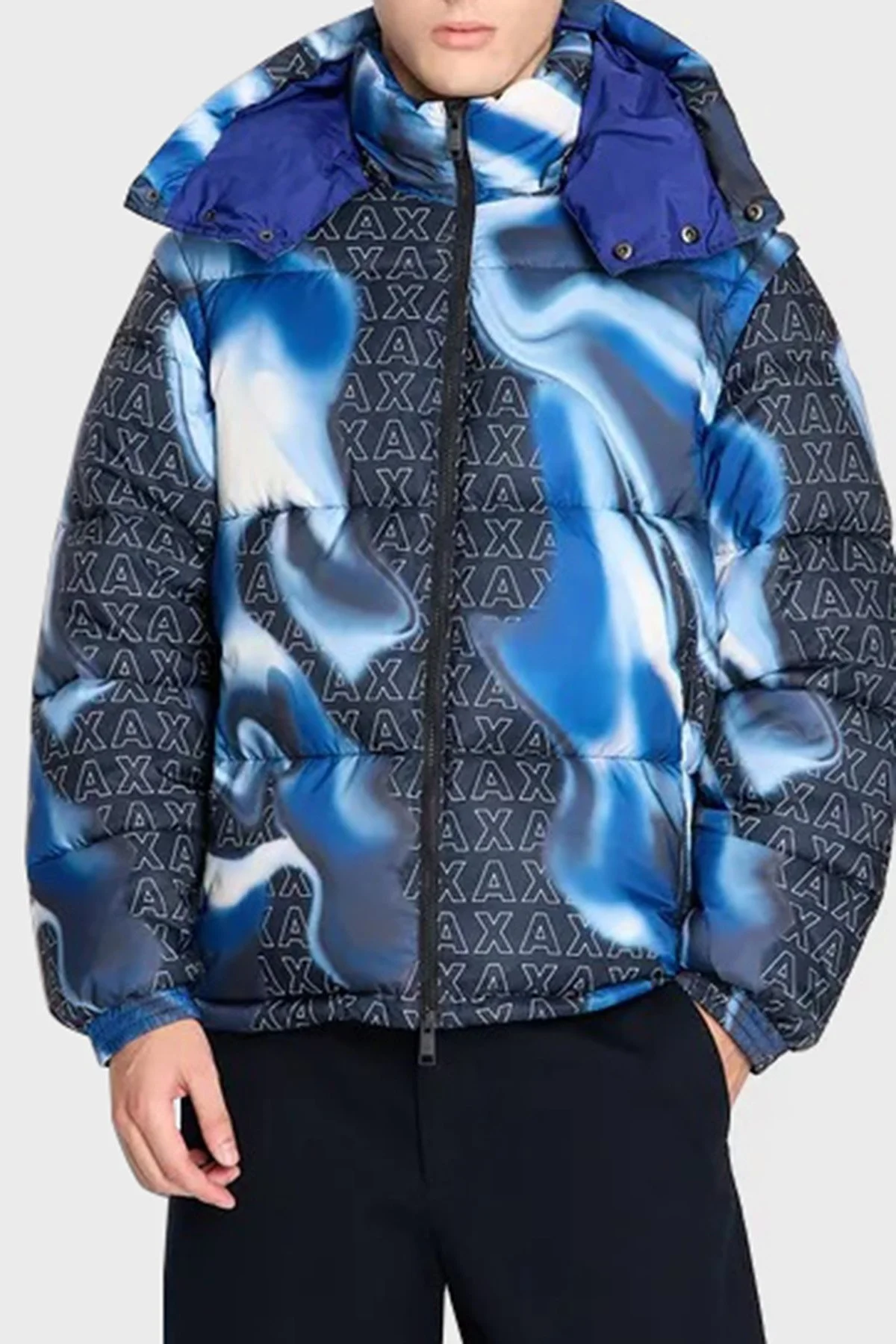 Armani Exchange Çıkarılabilir Kapüşonlu Logo Desenli Regular Fit Şişme Erkek Mont 6RZB06 ZNUQZ 25EA LACİVERT - 1