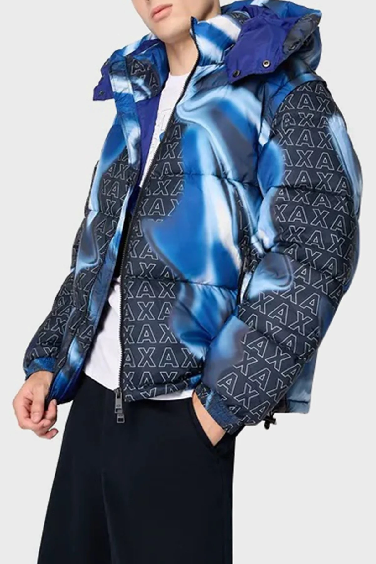 Armani Exchange Çıkarılabilir Kapüşonlu Logo Desenli Regular Fit Şişme Erkek Mont 6RZB06 ZNUQZ 25EA LACİVERT - 5