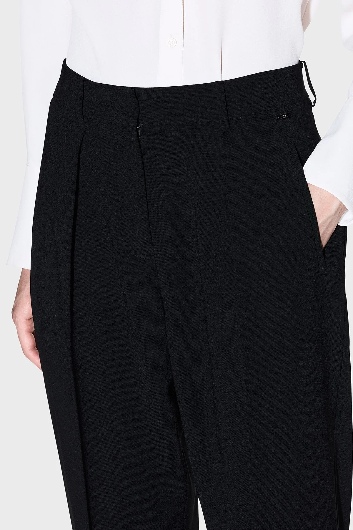 Armani Exchange Çimalı Relaxed Fit Yüksek Bel Düz Paça Bayan Pantolon XW000664 AF10872 UC001 SİYAH - 4