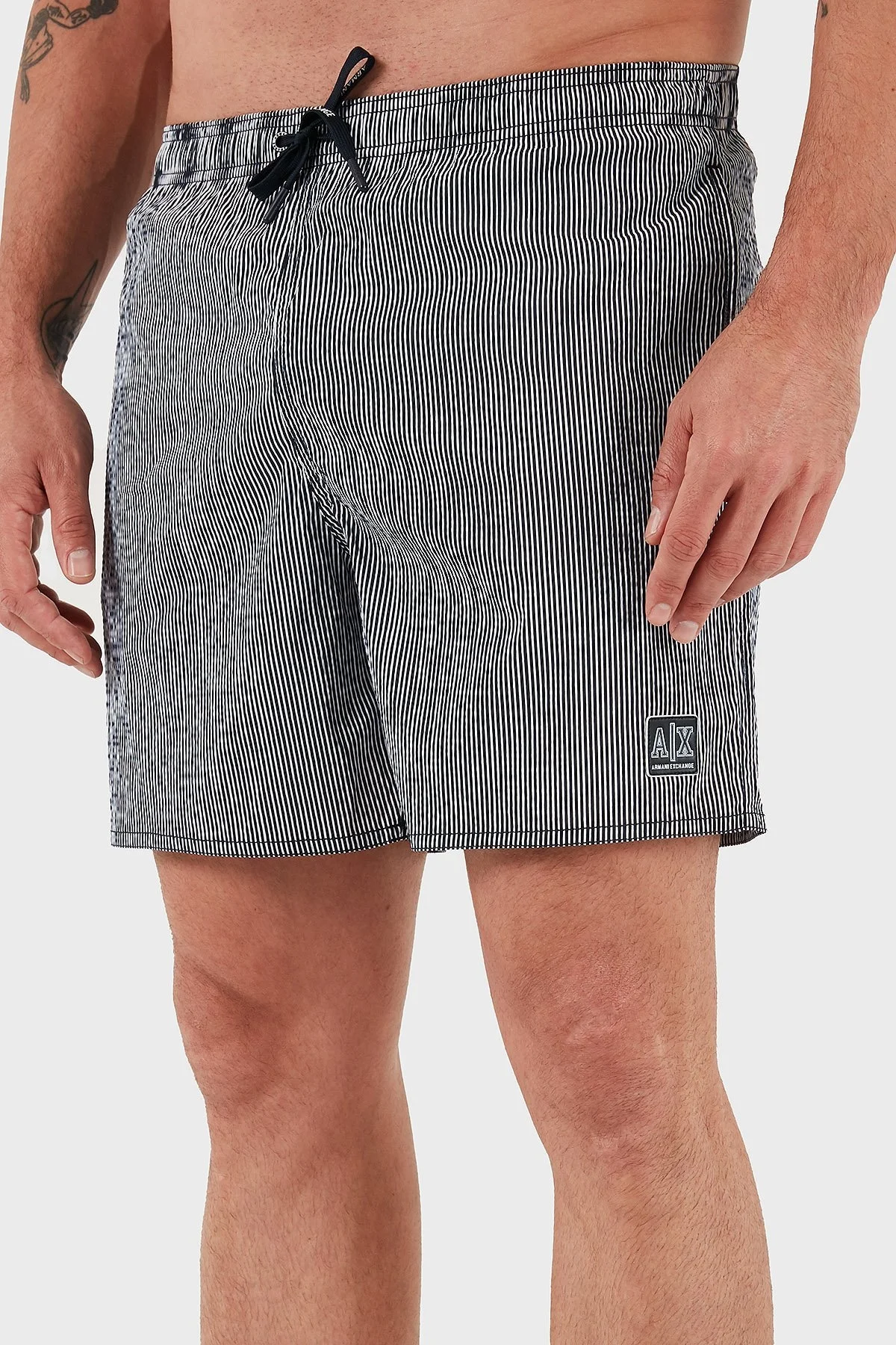 Armani Exchange Çizgili Logolu Regular Fit Erkek Mayo Short XM000829 AF13643 FB213 LACİVERT-BEYAZ - 9