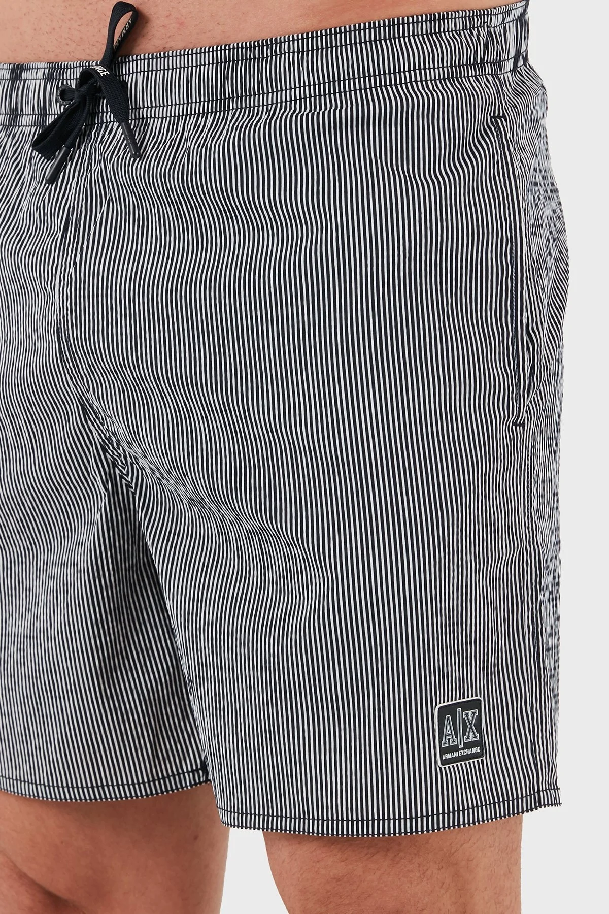 Armani Exchange Çizgili Logolu Regular Fit Erkek Mayo Short XM000829 AF13643 FB213 LACİVERT-BEYAZ - 11
