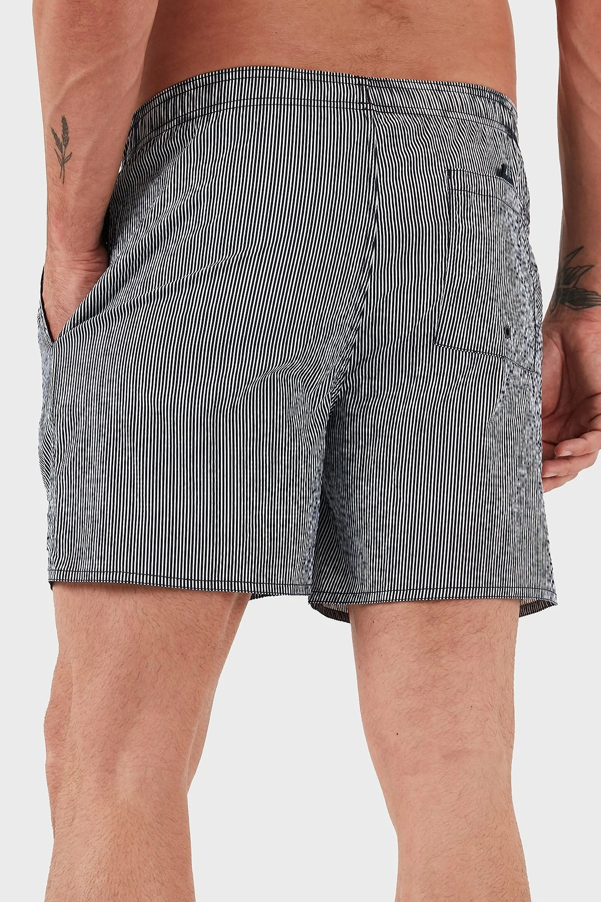 Armani Exchange Çizgili Logolu Regular Fit Erkek Mayo Short XM000829 AF13643 FB213 LACİVERT-BEYAZ - 12