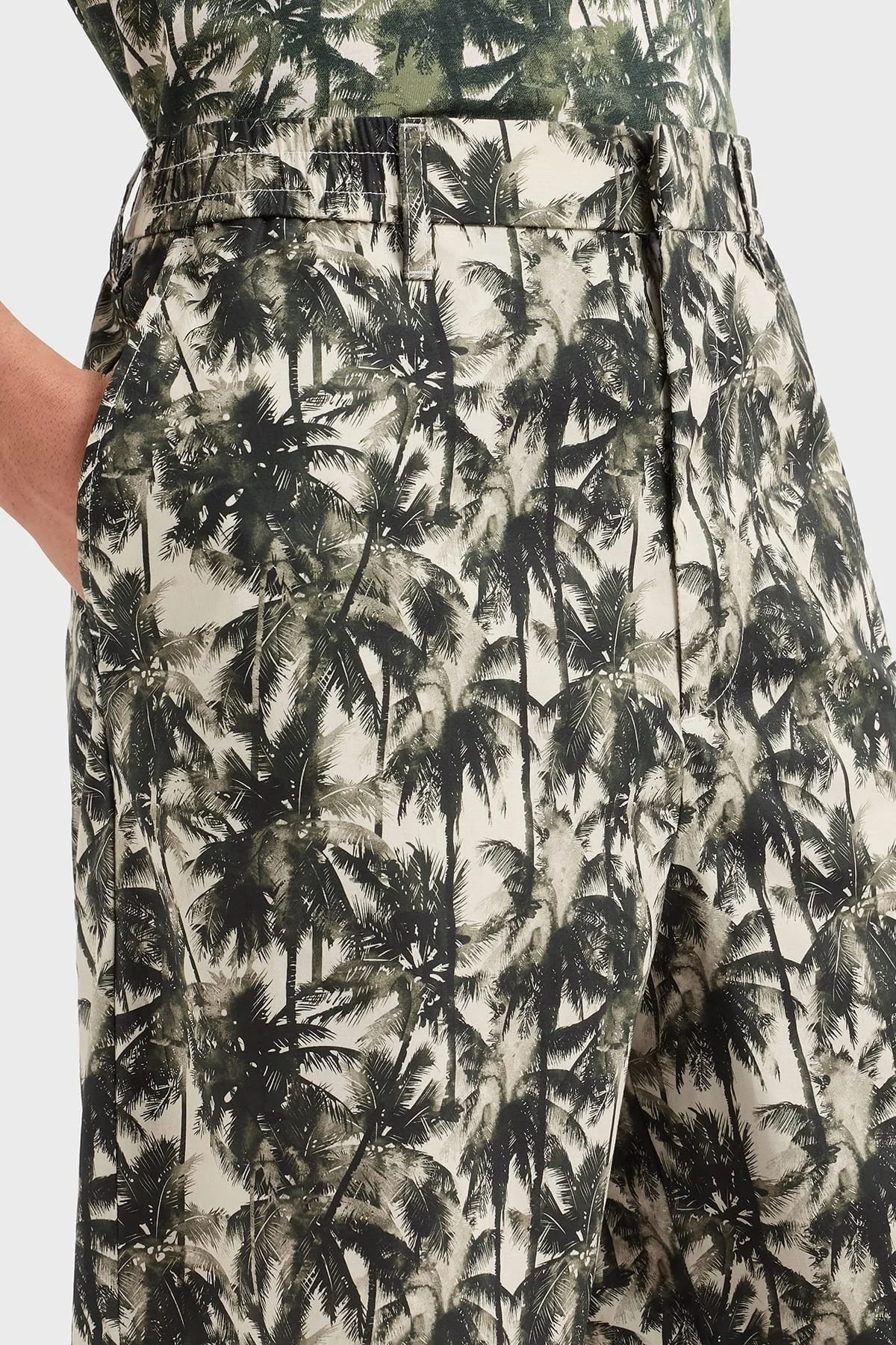 Armani Exchange Desenli % 100 Pamuk Regular Fit Normal Bel Erkek Short XM000427 AF14869 F0039 YEŞİL-BEYAZ - 9