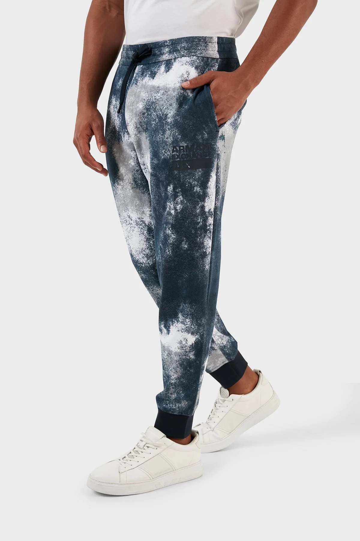 Armani Exchange Desenli Belden Bağlamalı Cepli Spor Erkek Pantolon 6RZPJK ZJDGZ 21CE BEYAZ-MAVİ - 12