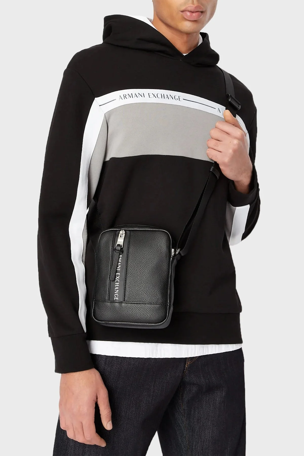 Armani Exchange Fermuarlı Ayarlanabilir Askılı Çapraz Erkek Çanta 952493 3R832 00020 SİYAH - 2