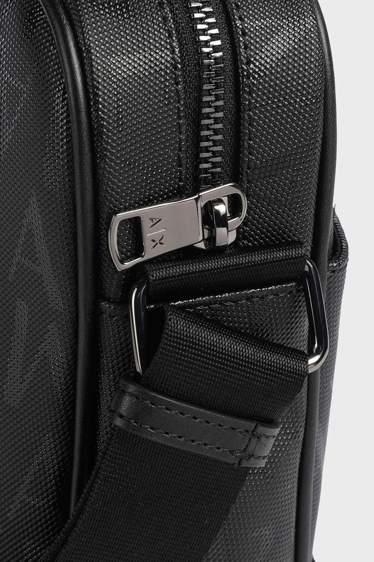 Armani Exchange Fermuarlı Ayarlanabilir Omuz Askılı Erkek Çanta 952399 CC831 19921 SİYAH - 3