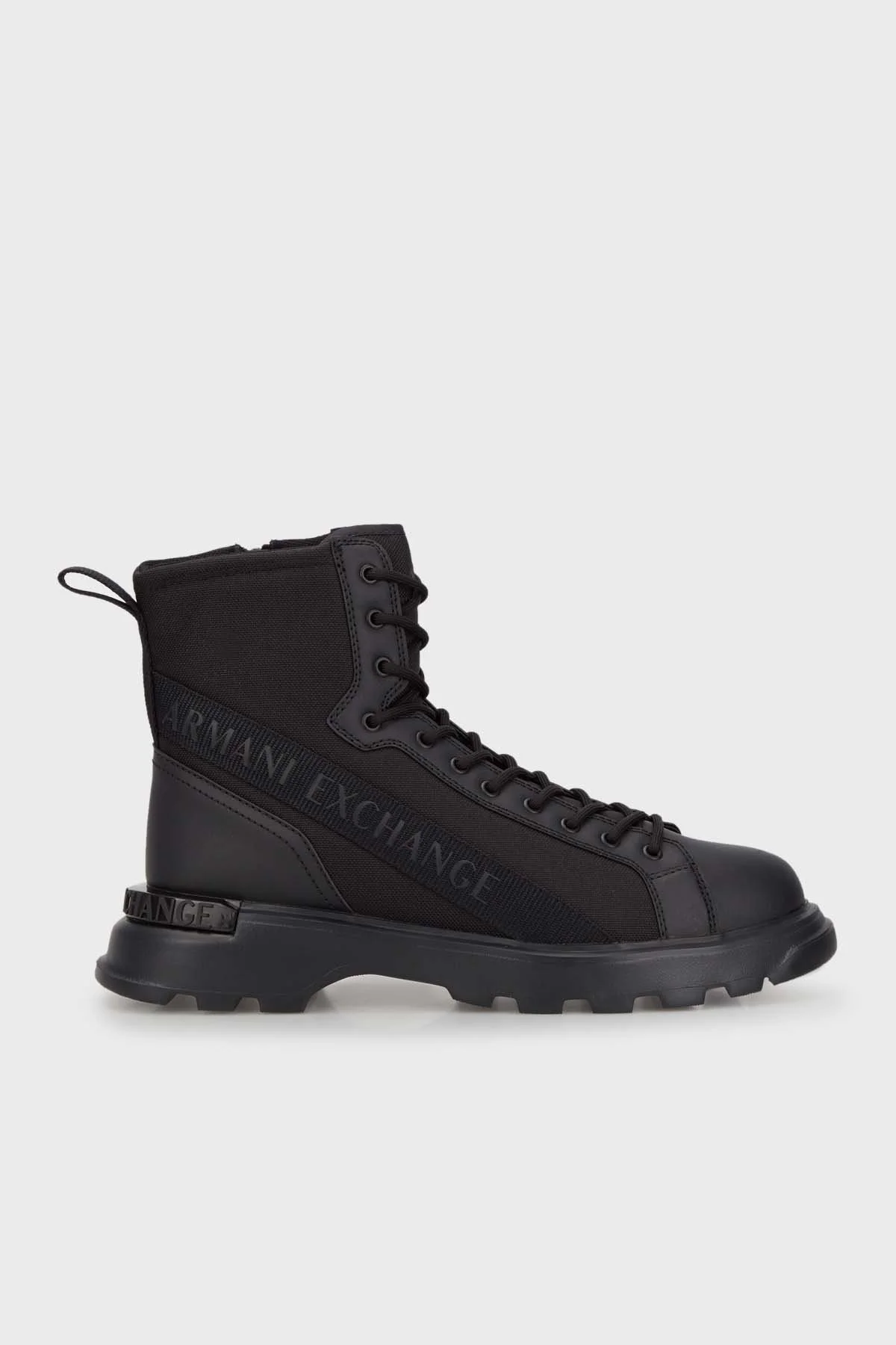 Armani Exchange Fermuarlı Bağcıklı Kalın Tabanlı Logolu Erkek Bot XUM011 XV614 K001 SİYAH - 1