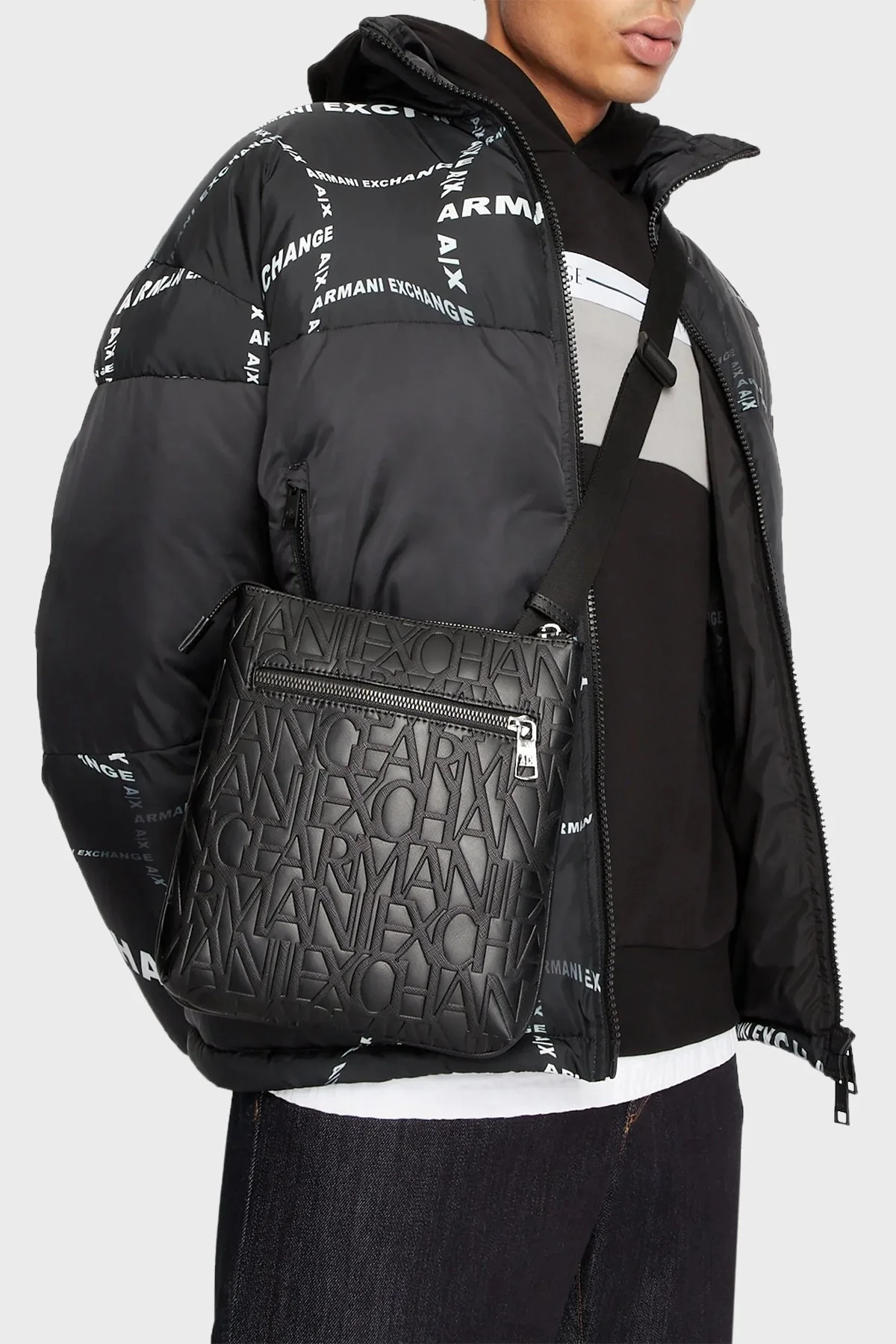 Armani Exchange Fermuarlı Çapraz Askılı Erkek Çanta 952526 CC838 00020 SİYAH - 2