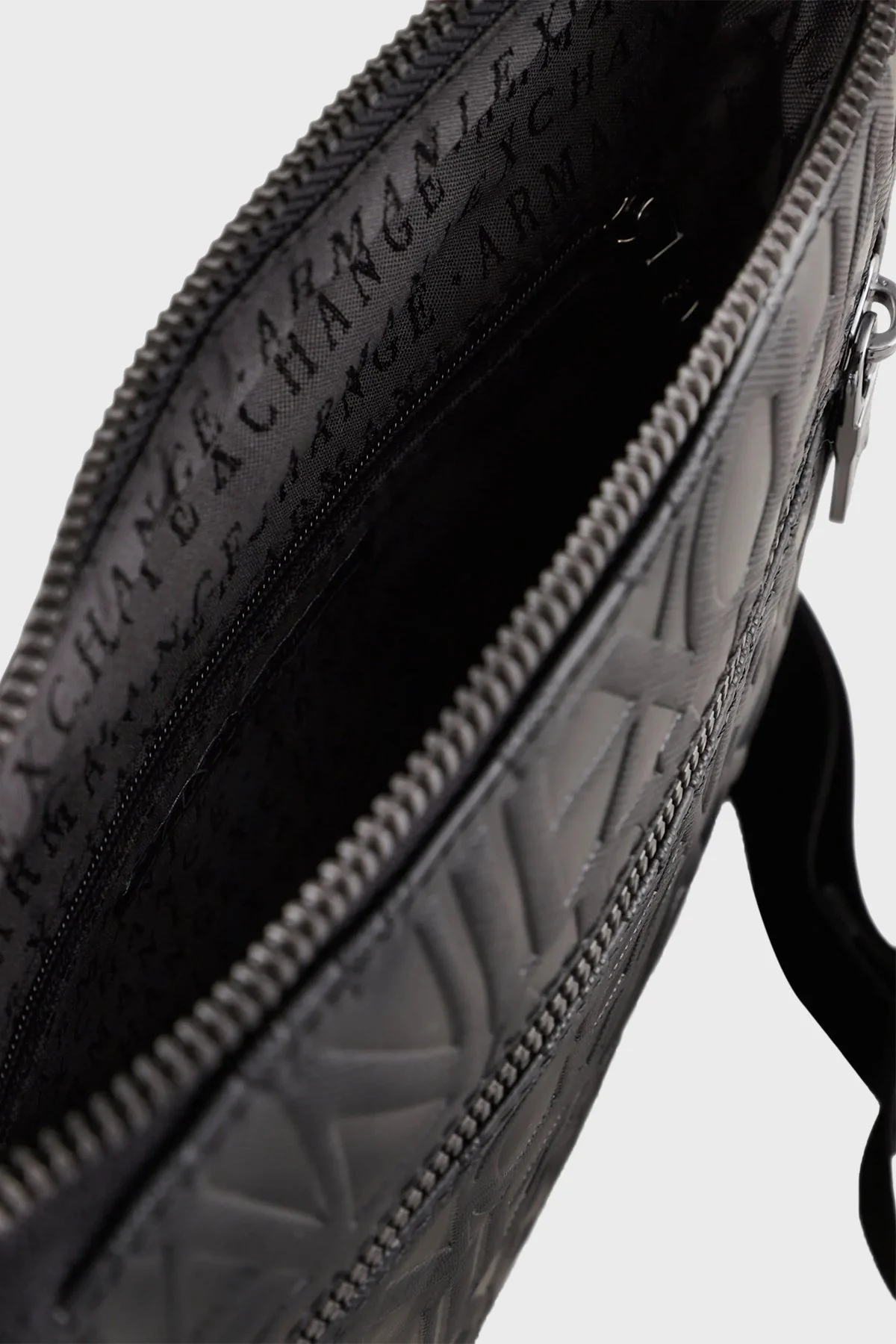 Armani Exchange Fermuarlı Çapraz Askılı Erkek Çanta 952526 CC838 00020 SİYAH - 6