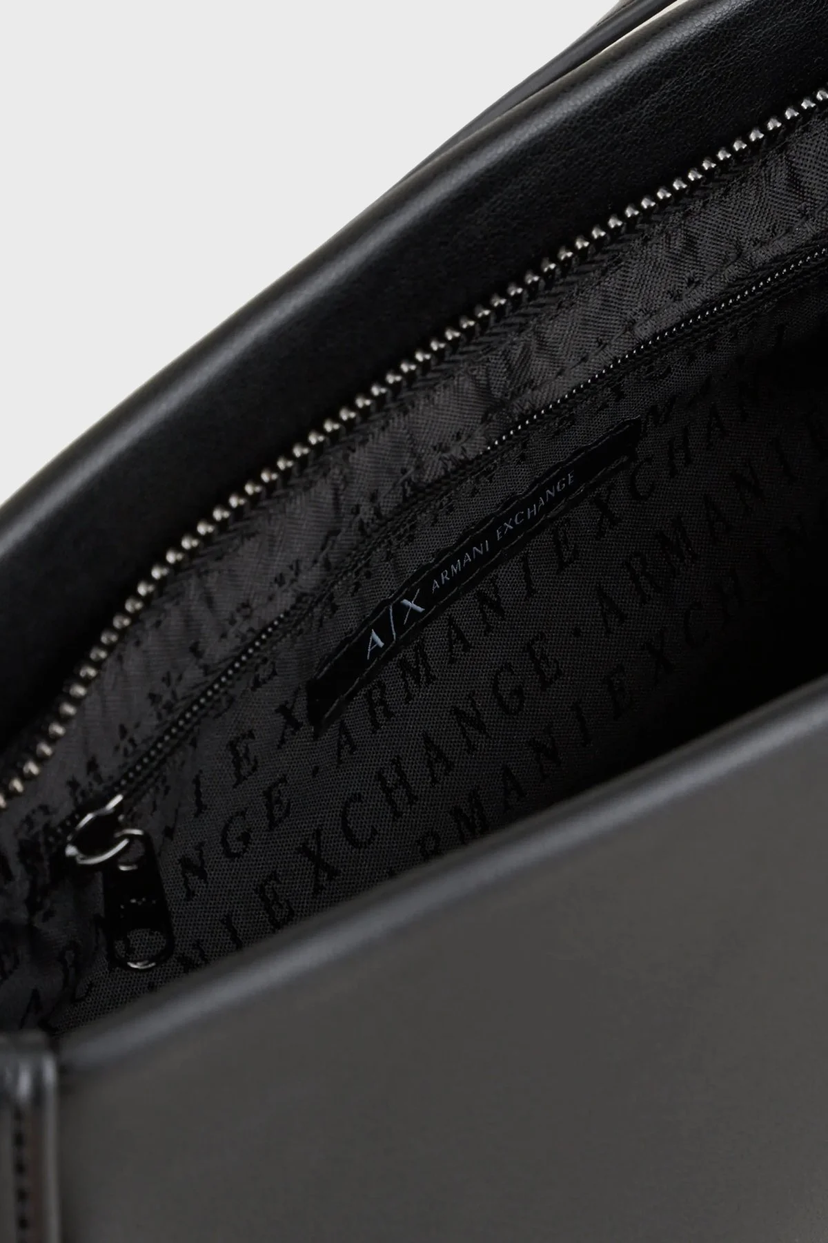 Armani Exchange Fermuarlı Omuz Askılı Bayan Çanta 942904 3R784 00020 SİYAH - 3