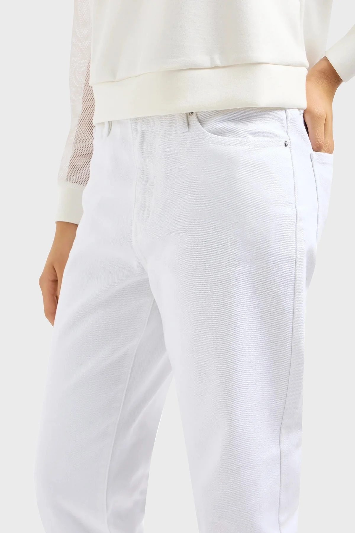 Armani Exchange J16 Boyfriend Kısa Paça Jeans Bayan Kot Pantolon 3DYJ16 Y15MZ 0104 BEYAZ - 4