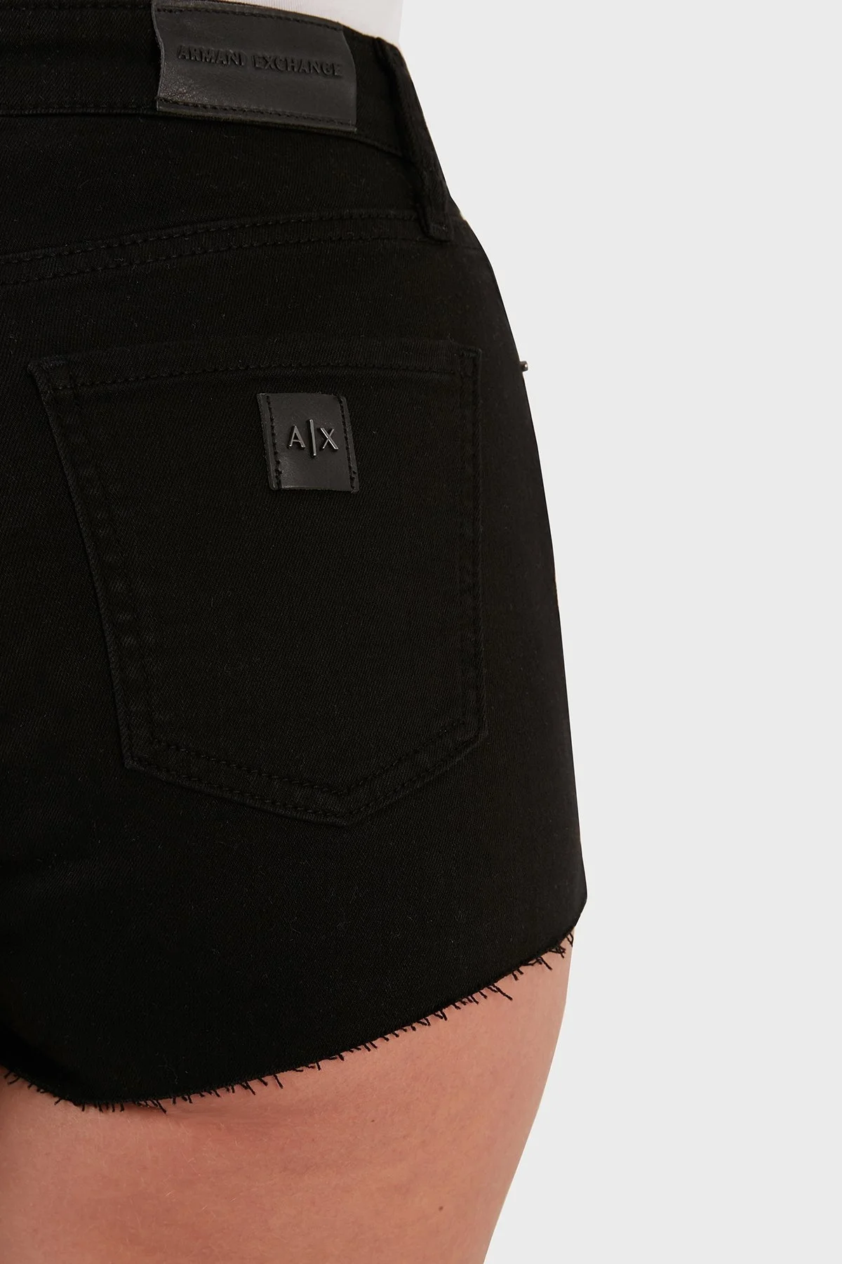 Armani Exchange J59 Pamuklu Normal Bel Kısa Kot Bayan Short 3LYJ59 Y1SRZ 1200 SİYAH - 7