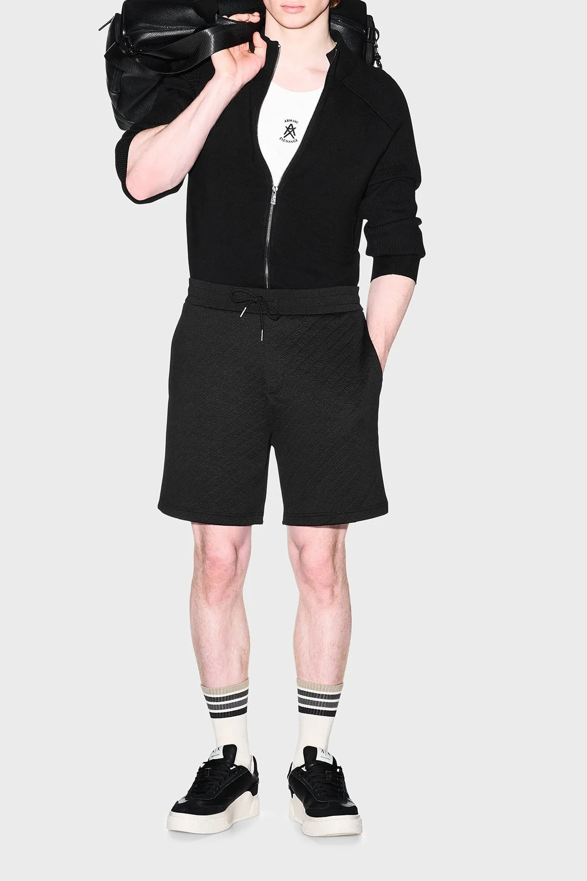 Armani Exchange Jakarlı Belden Bağlamalı Bermuda Short Erkek Pantolon XM002345 AF21862 UC001 Siyah - 2