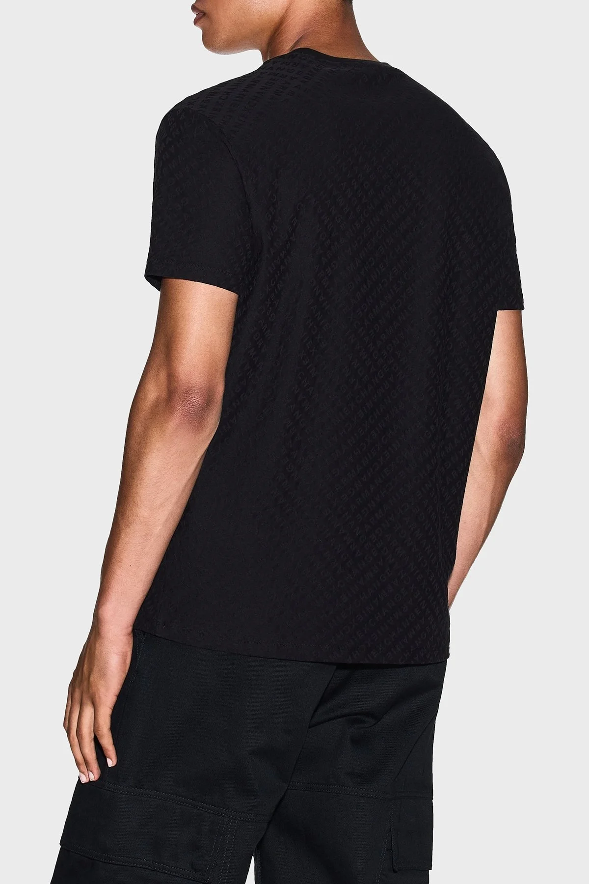 Armani Exchange Jakarlı Tamamı Logolu Pamuklu Regular Fit Bisiklet Yaka Erkek T Shirt XM001431 AF10337 FC022 SİYAH - 3