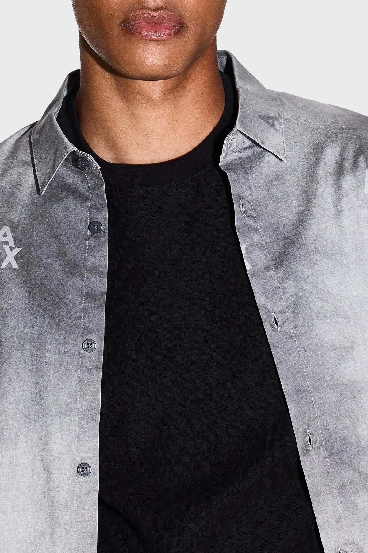 Armani Exchange Jakarlı Tamamı Logolu Pamuklu Regular Fit Bisiklet Yaka Erkek T Shirt XM001431 AF10337 FC022 SİYAH - 4