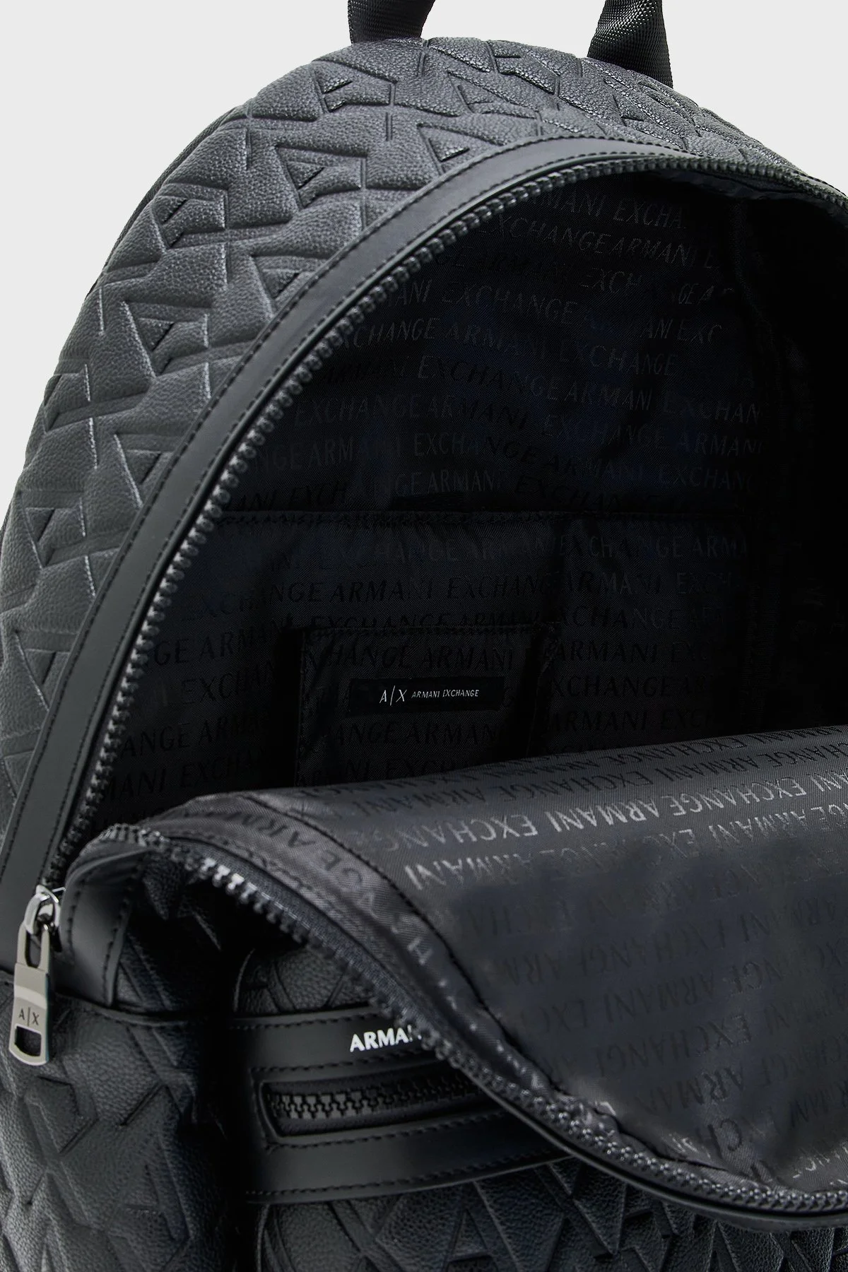 Armani Exchange Kabartmalı Logo Baskılı Ayarlanabilir Askılı Erkek Sırt Çantası XM000237 AF12133 UC001 SİYAH - 9