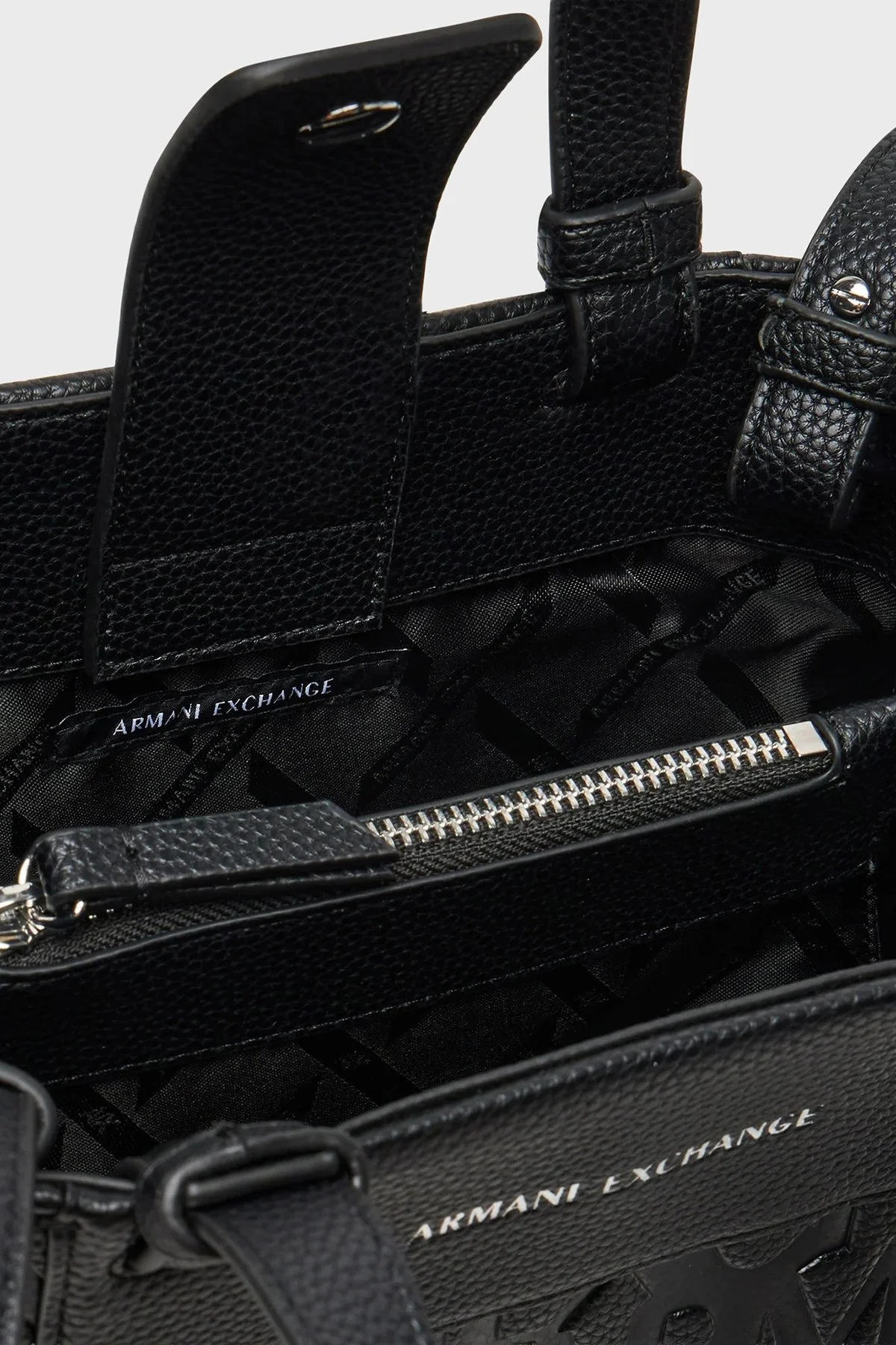 Armani Exchange Kabartmalı Logo Baskılı Çıkarılabilir Askılı Small Bayan Çanta XW001576 AF15774 UC001 SİYAH - 4