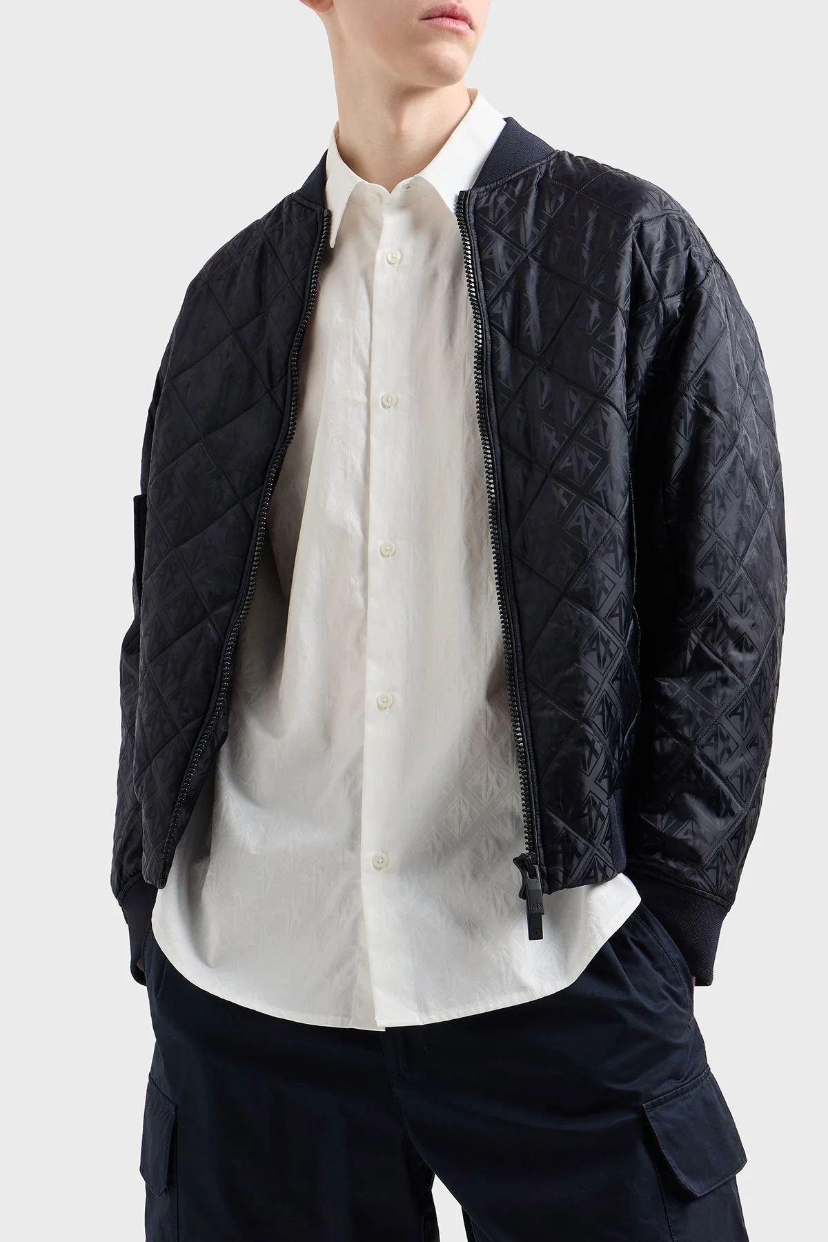 Armani Exchange Kabartmalı Logo Baskılı Pamuklu Regular Fit Kent Yaka Erkek Gömlek XM000197 AF12179 U0009 BEYAZ - 9