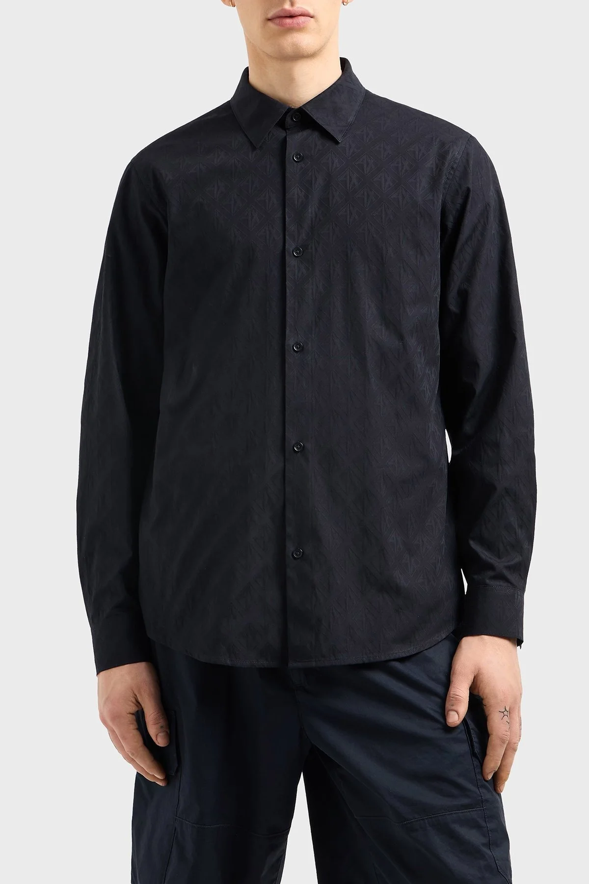 Armani Exchange Kabartmalı Logo Baskılı Pamuklu Regular Fit Kent Yaka Erkek Gömlek XM000197 AF12179 UB101 LACİVERT - 6