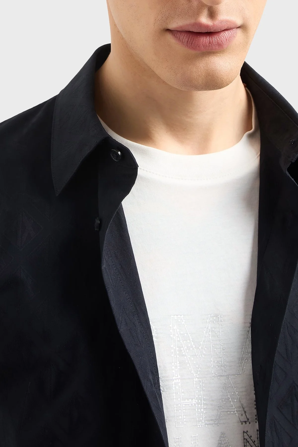 Armani Exchange Kabartmalı Logo Baskılı Pamuklu Regular Fit Kent Yaka Erkek Gömlek XM000197 AF12179 UB101 LACİVERT - 9