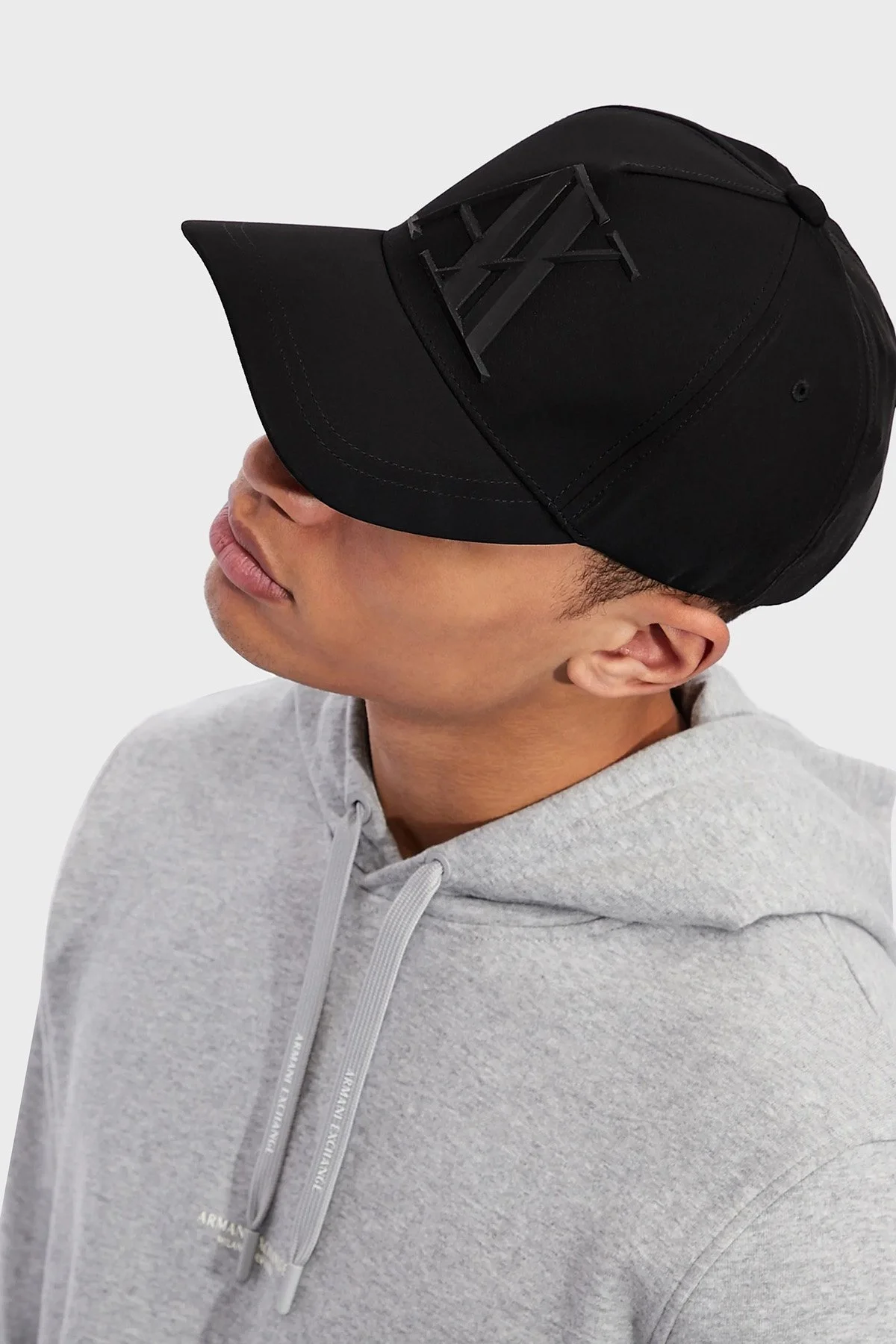 Armani Exchange Kabartmalı Logo Detaylı Erkek Şapka 954079 CC518 00020 SİYAH - 2