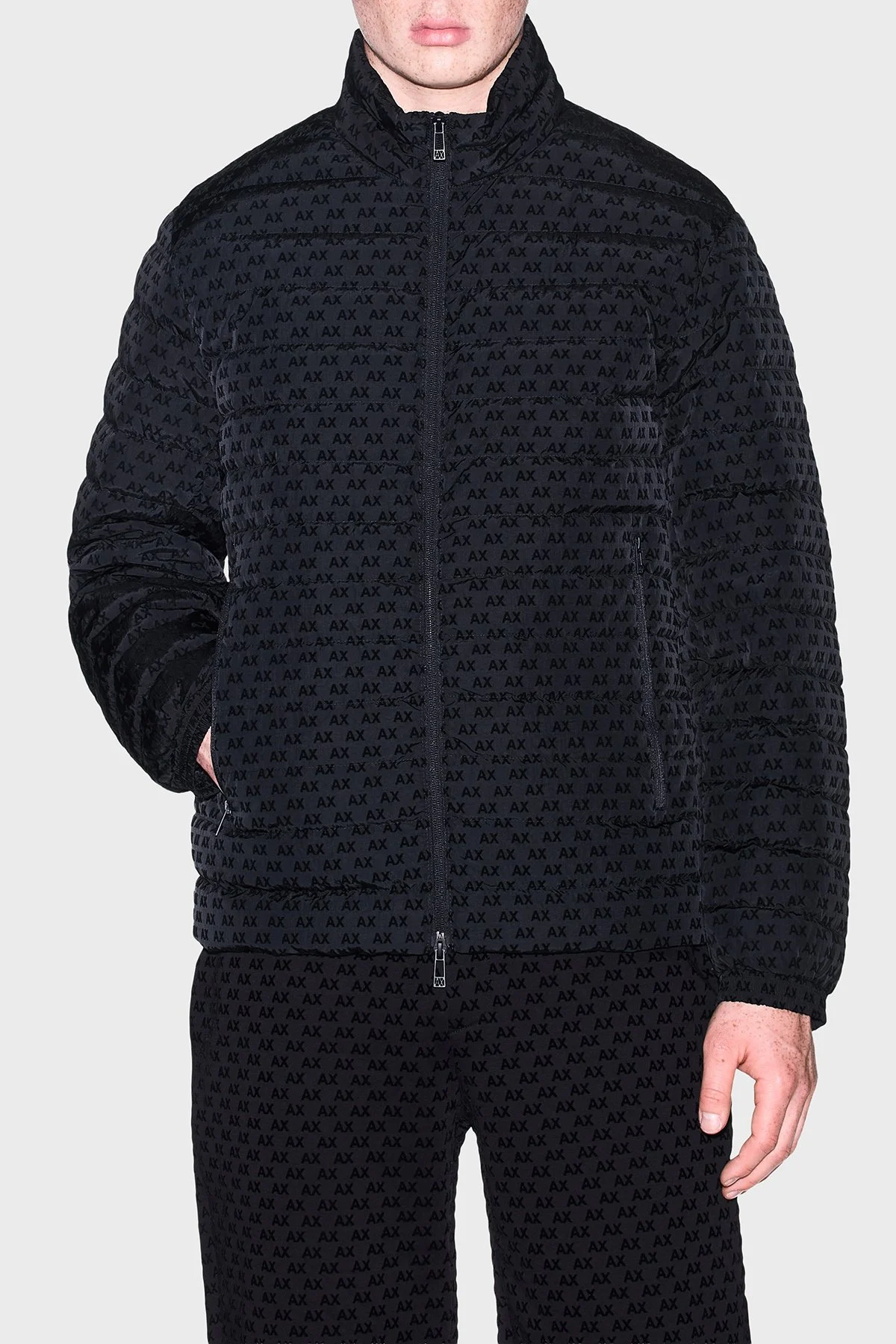 Armani Exchange Kadife Dokulu Dik Yaka Kuş Tüyü Dolgulu Erkek Mont XM003510 AF19870 UC001 Siyah - 1