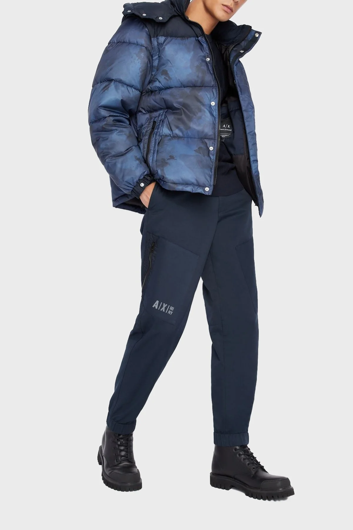 Armani Exchange Kamuflaj Desenli Çıkarılabilir Kapüşonlu ve Kollu Kapitone Erkek Mont 6LZB22 ZNUQZ 55HV LACİVERT-KAMUFLAJ - 2